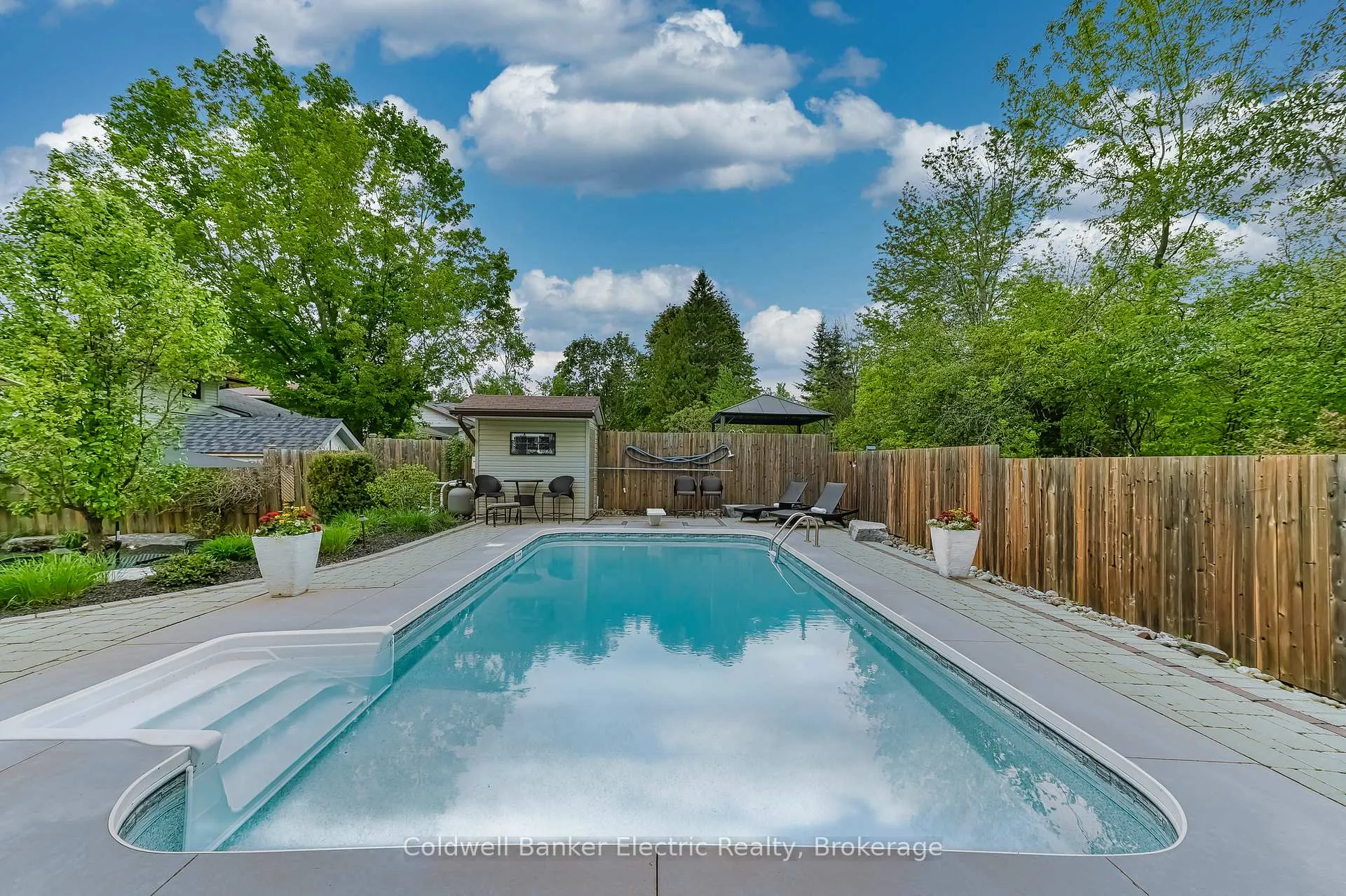 Photo 36 of 872 Cumberland Avenue, Peterborough, Northcrest Ward 5 — HOMEH