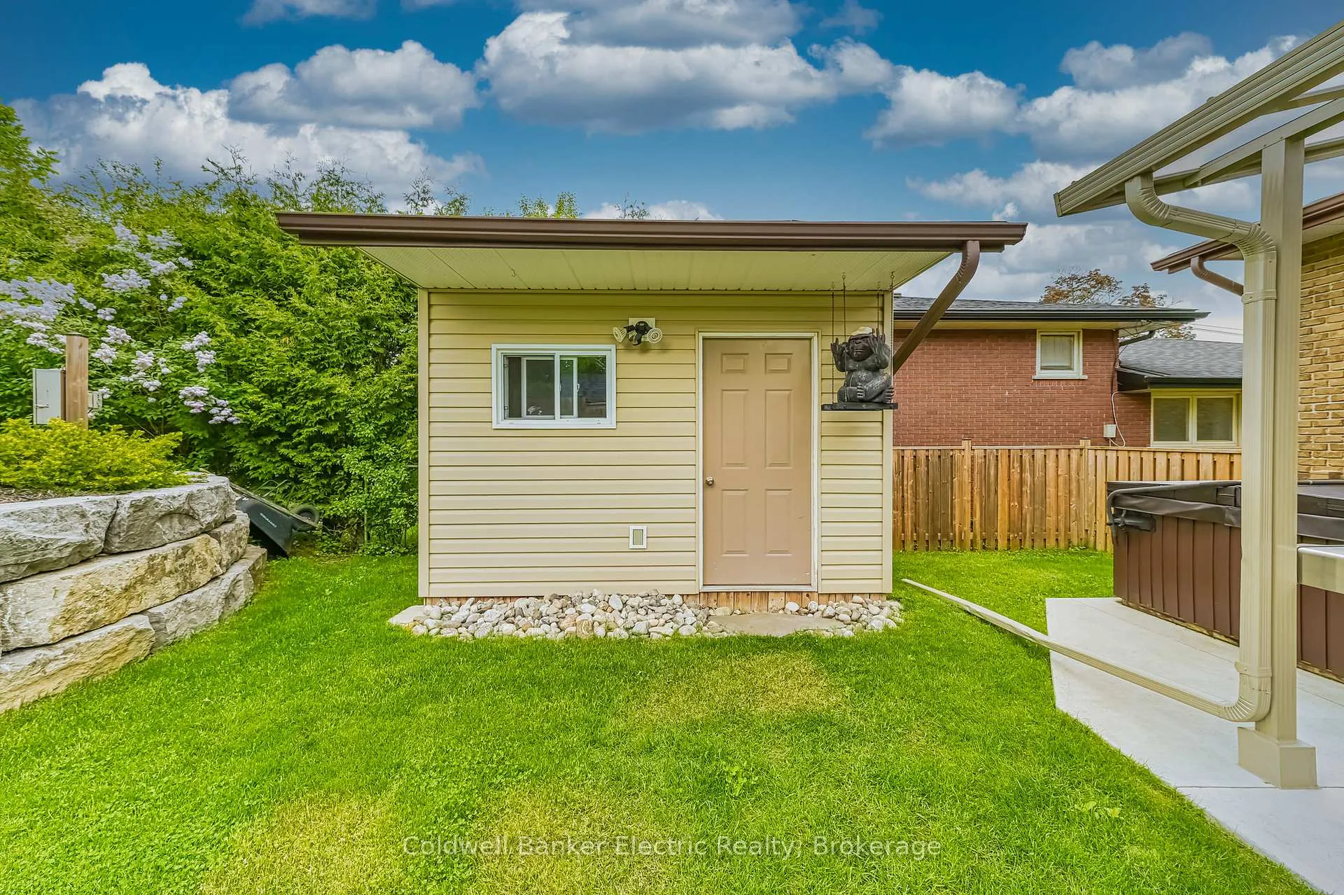 Photo 40 of 872 Cumberland Avenue, Peterborough, Northcrest Ward 5 — HOMEH