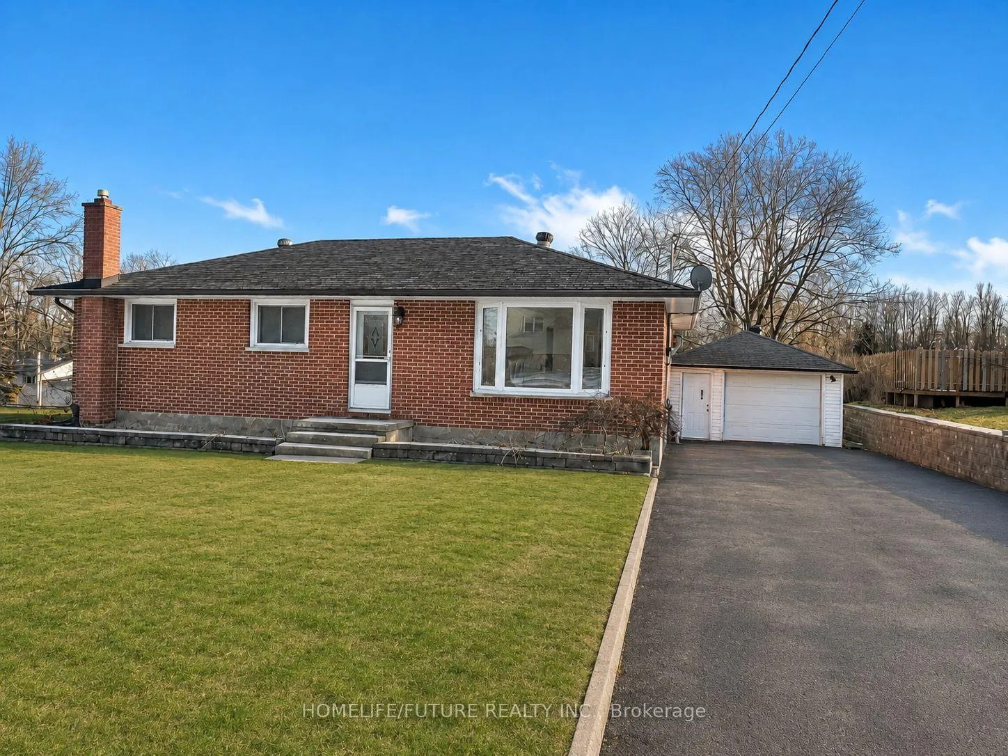 Photo 2 of 35 Barry Road, Quinte West, Murray Ward — HOMEH