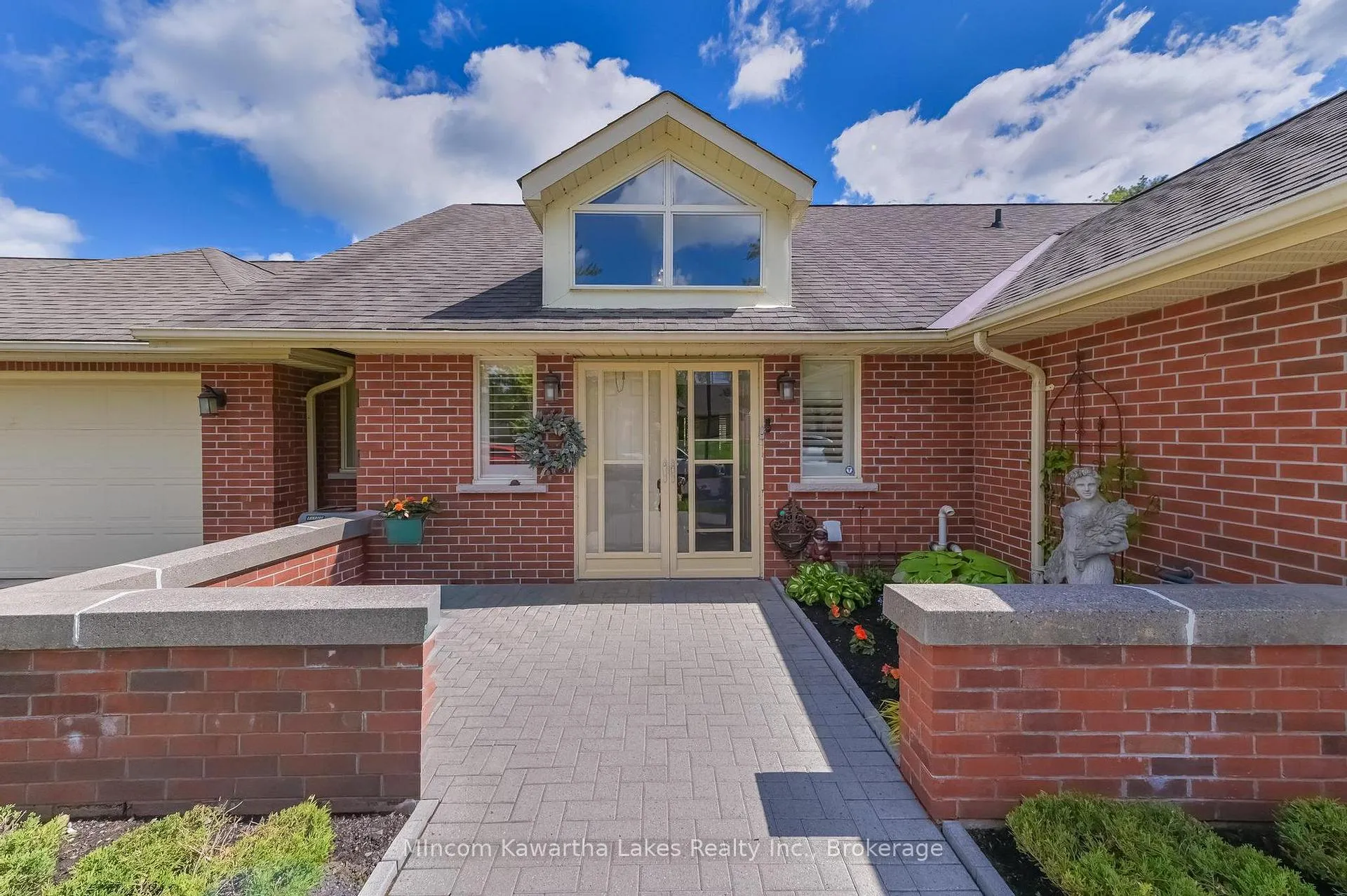 Photo 2 of Unit 5, 1121 Armour Road N, Peterborough, Ashburnham Ward 4 — HOMEH