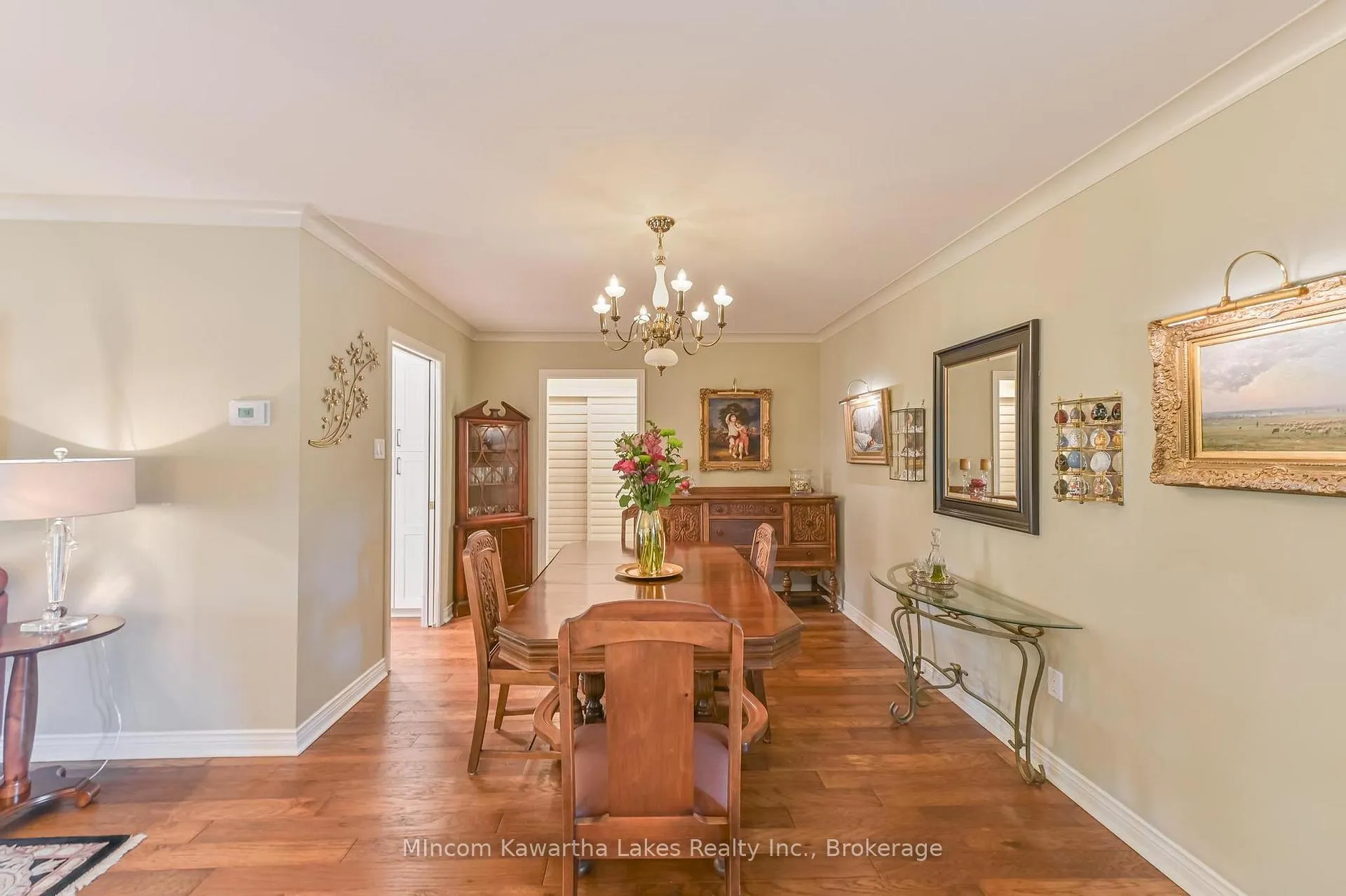 Photo 4 of Unit 5, 1121 Armour Road N, Peterborough, Ashburnham Ward 4 — HOMEH