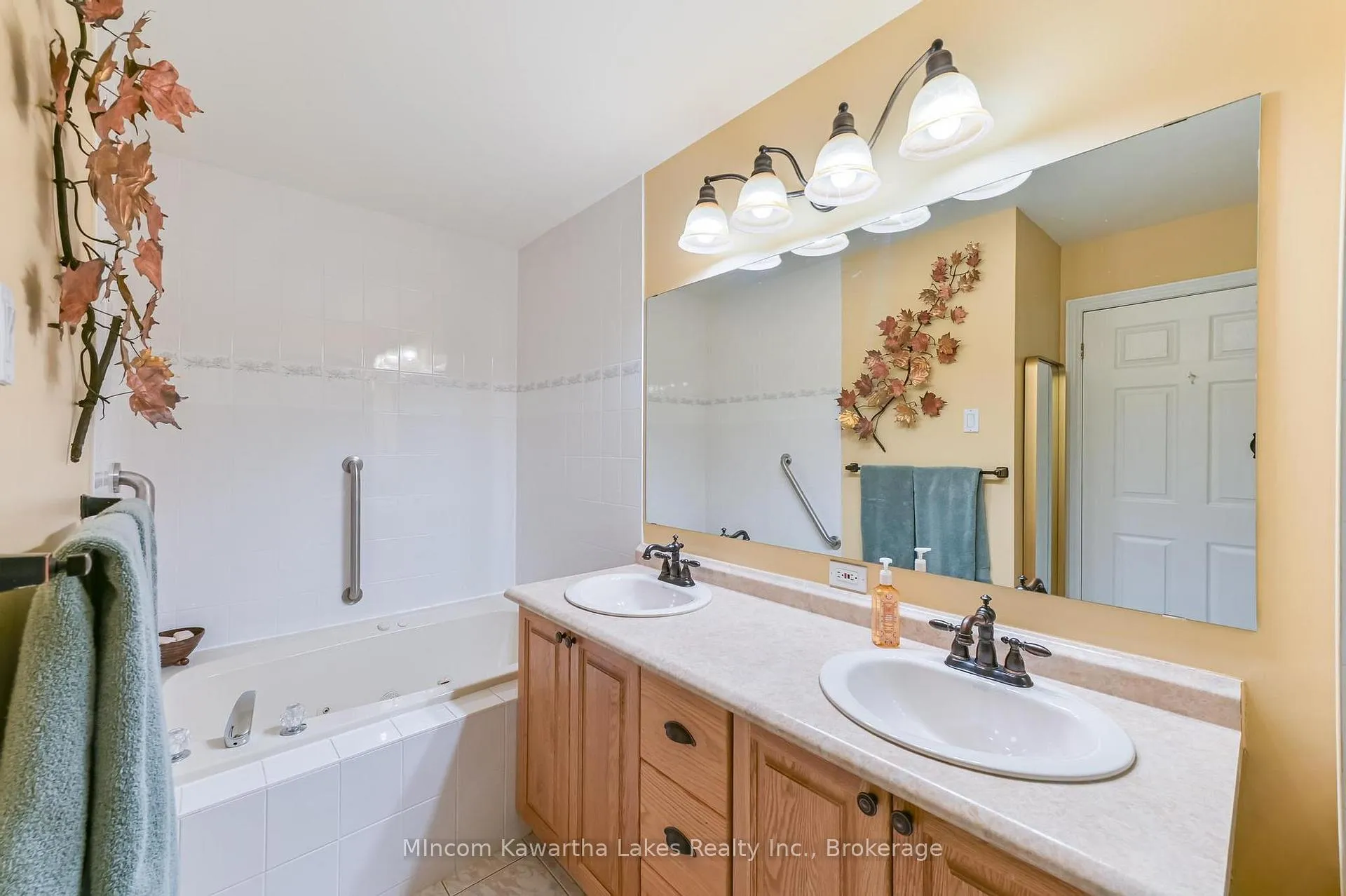 Photo 9 of Unit 5, 1121 Armour Road N, Peterborough, Ashburnham Ward 4 — HOMEH