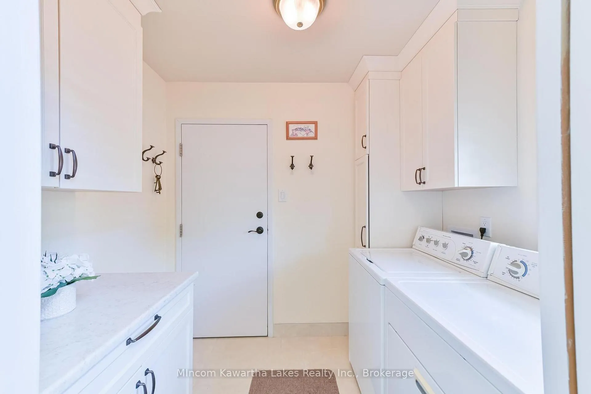 Photo 28 of Unit 5, 1121 Armour Road N, Peterborough, Ashburnham Ward 4 — HOMEH