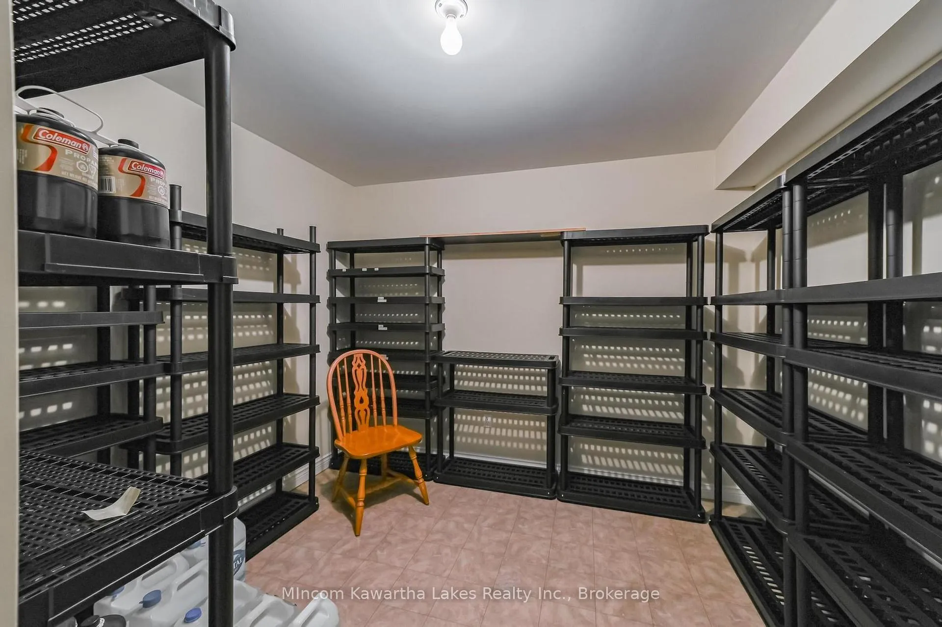 Photo 29 of Unit 5, 1121 Armour Road N, Peterborough, Ashburnham Ward 4 — HOMEH