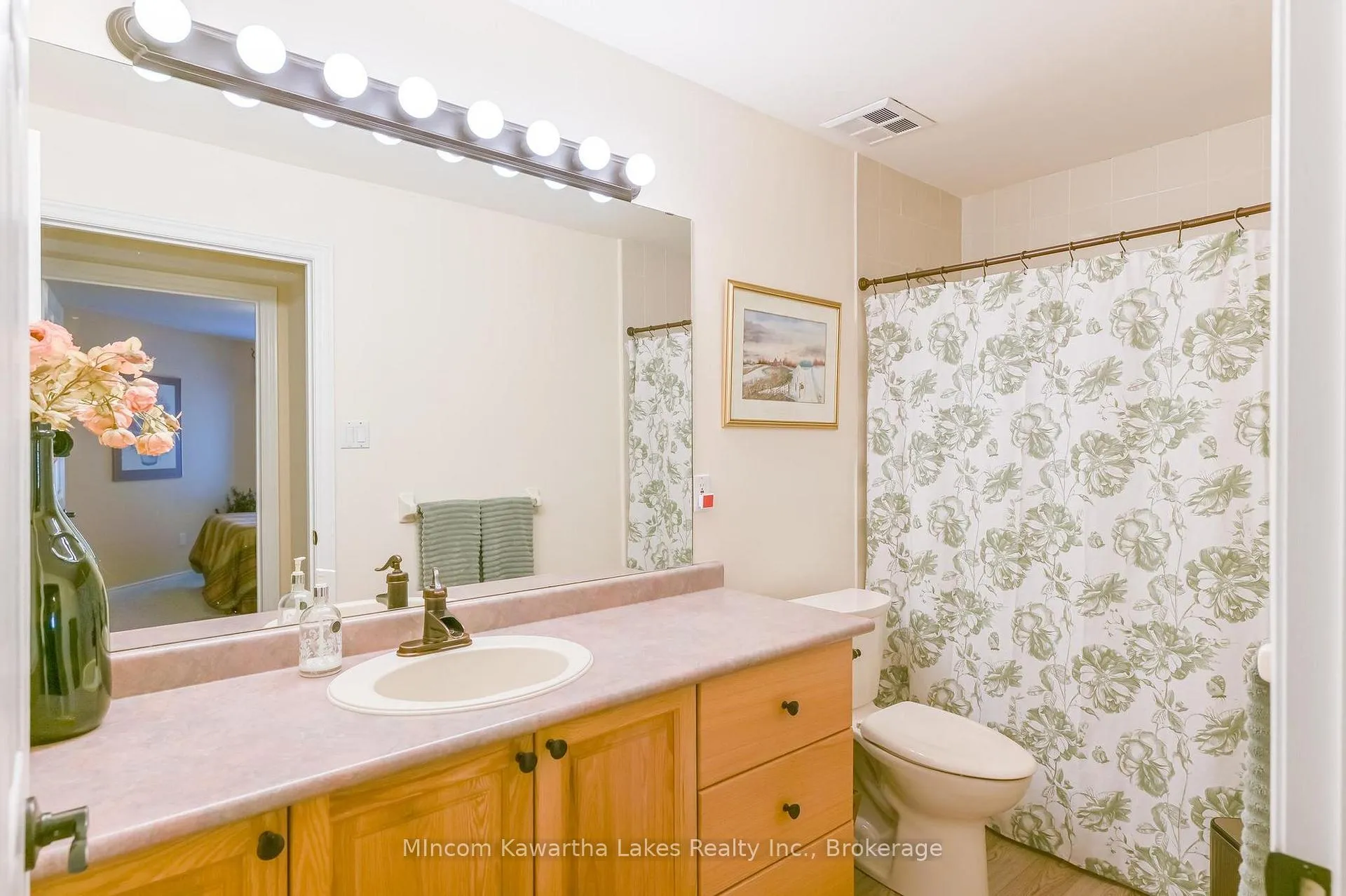 Photo 31 of Unit 5, 1121 Armour Road N, Peterborough, Ashburnham Ward 4 — HOMEH