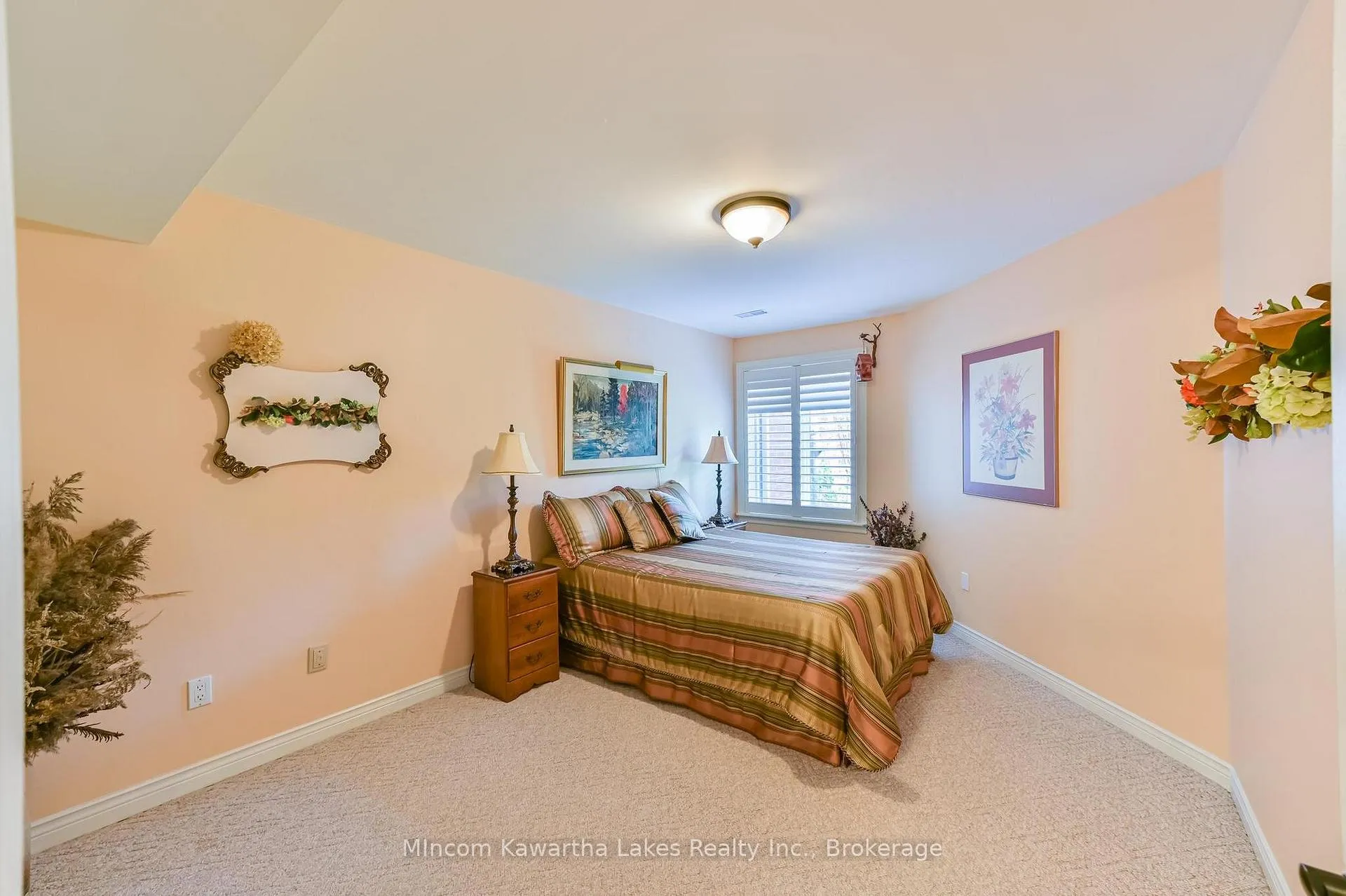 Photo 33 of Unit 5, 1121 Armour Road N, Peterborough, Ashburnham Ward 4 — HOMEH