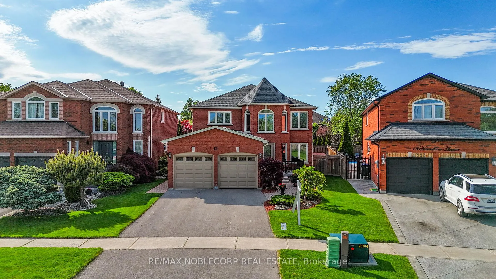 Photo 4 of 13 Harvestview Avenue, Caledon, Bolton East — HOMEH