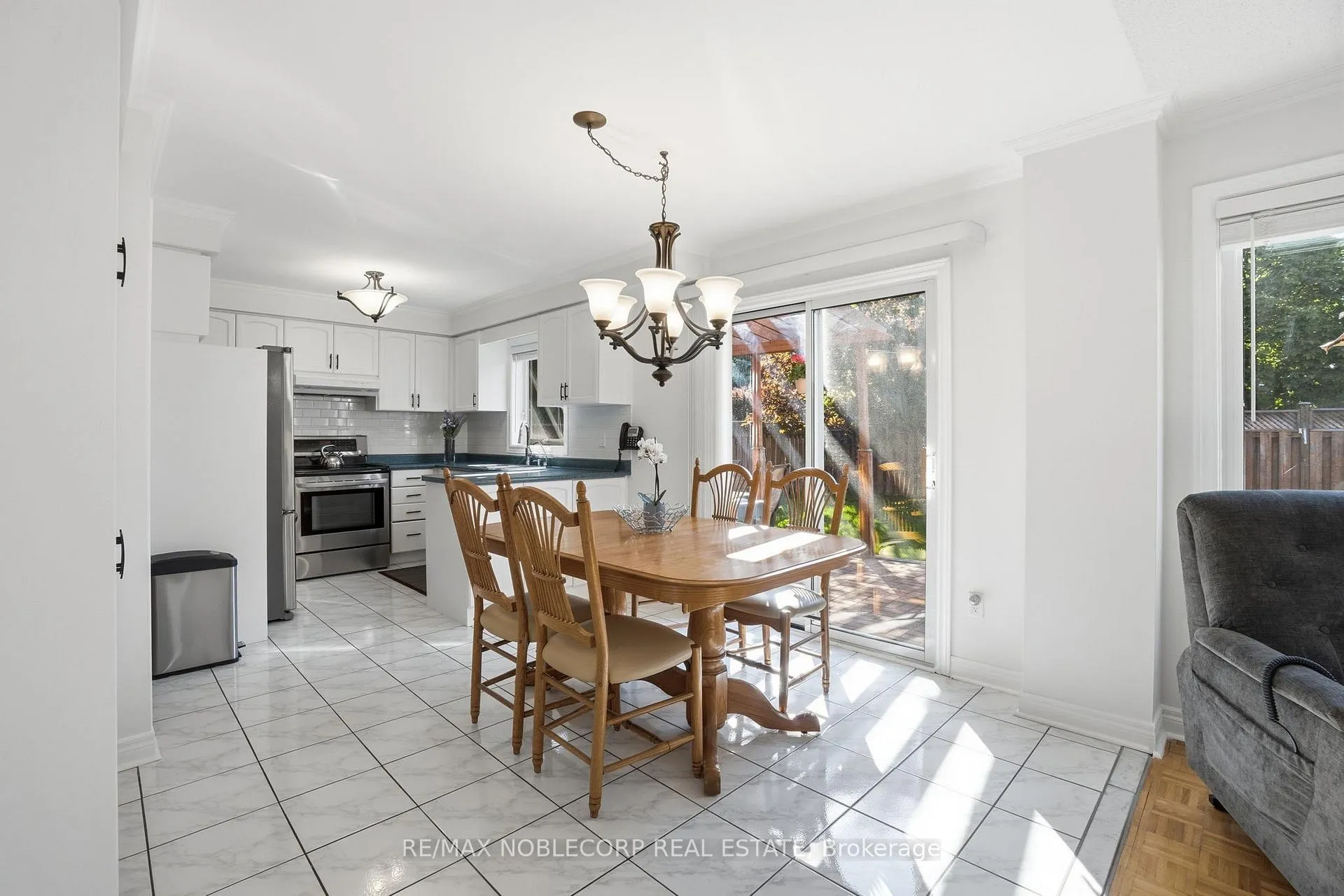 Photo 15 of 13 Harvestview Avenue, Caledon, Bolton East — HOMEH