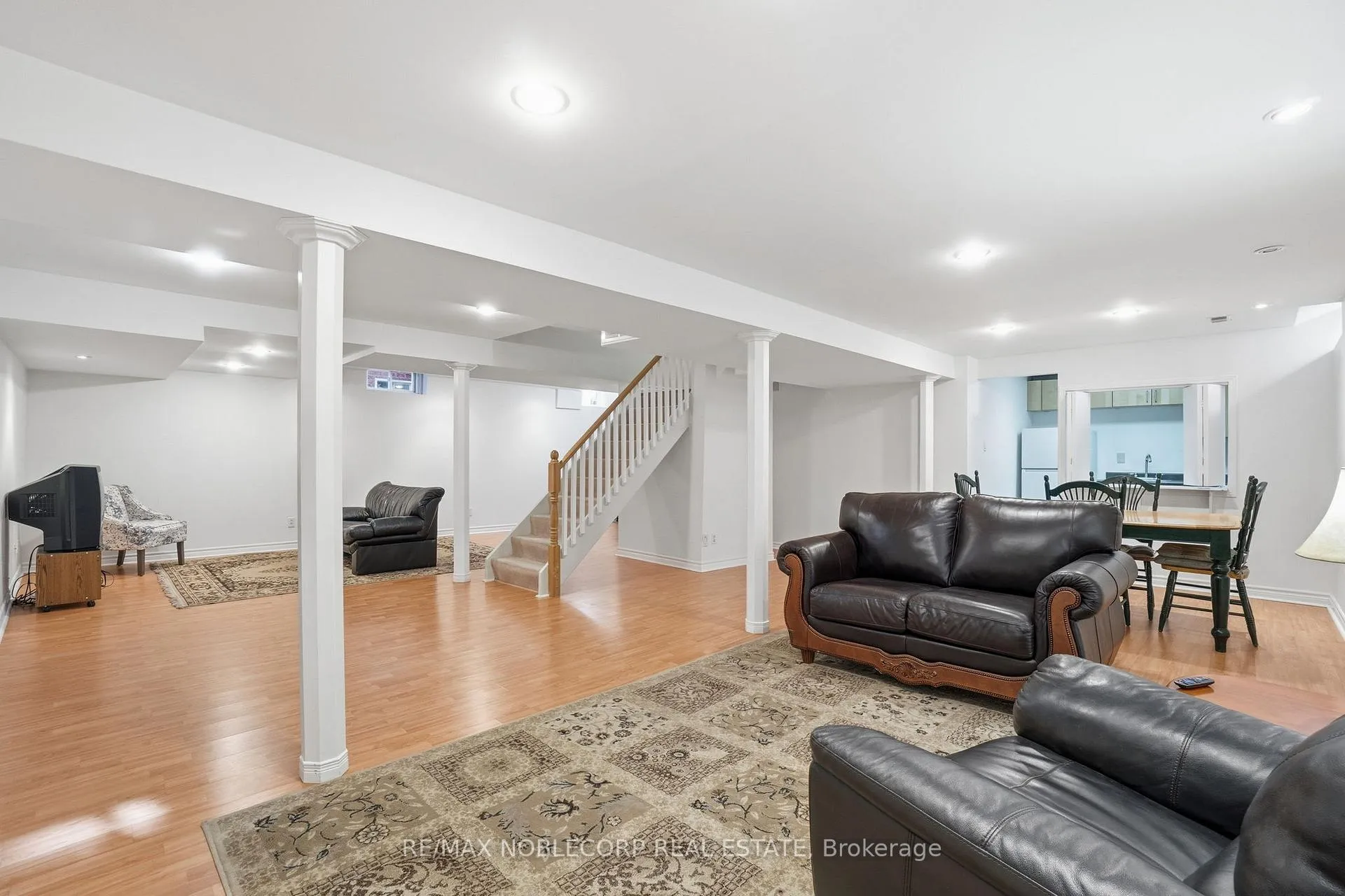 Photo 33 of 13 Harvestview Avenue, Caledon, Bolton East — HOMEH