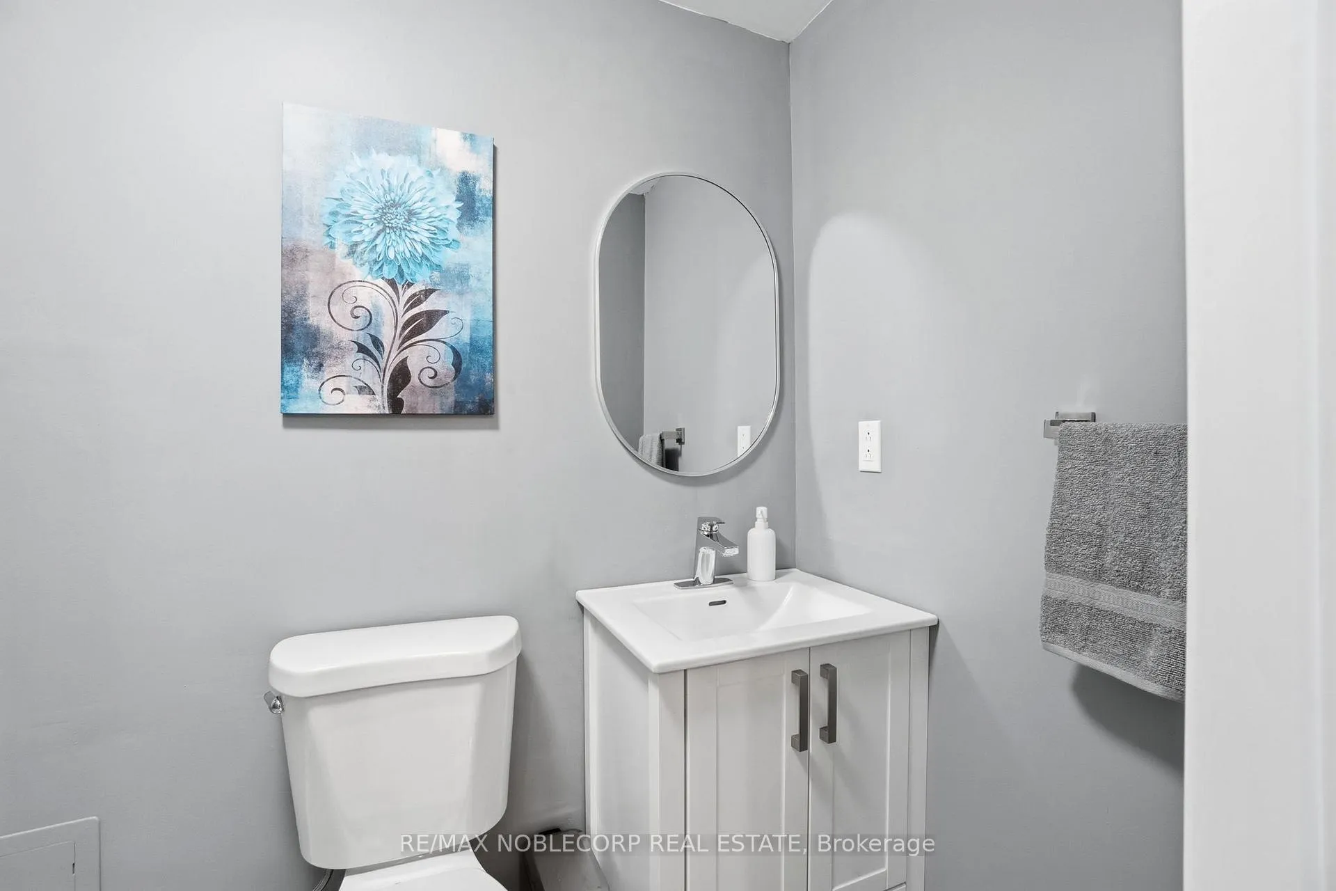Photo 38 of 13 Harvestview Avenue, Caledon, Bolton East — HOMEH