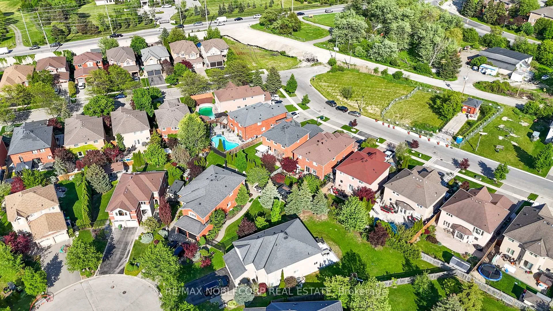 Photo 47 of 13 Harvestview Avenue, Caledon, Bolton East — HOMEH