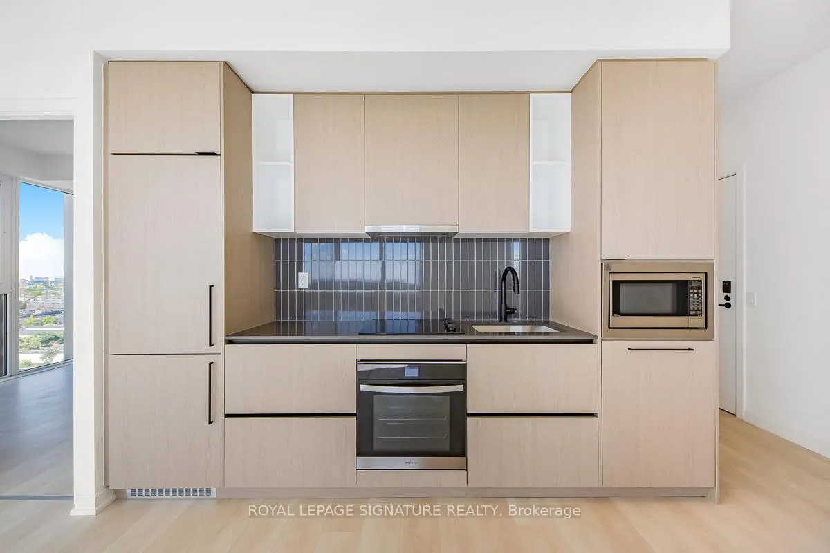 Photo 6 of Unit 1603, 10 Graphophone Grove, Toronto, Dovercourt-Wallace Emerson-Junction — HOMEH