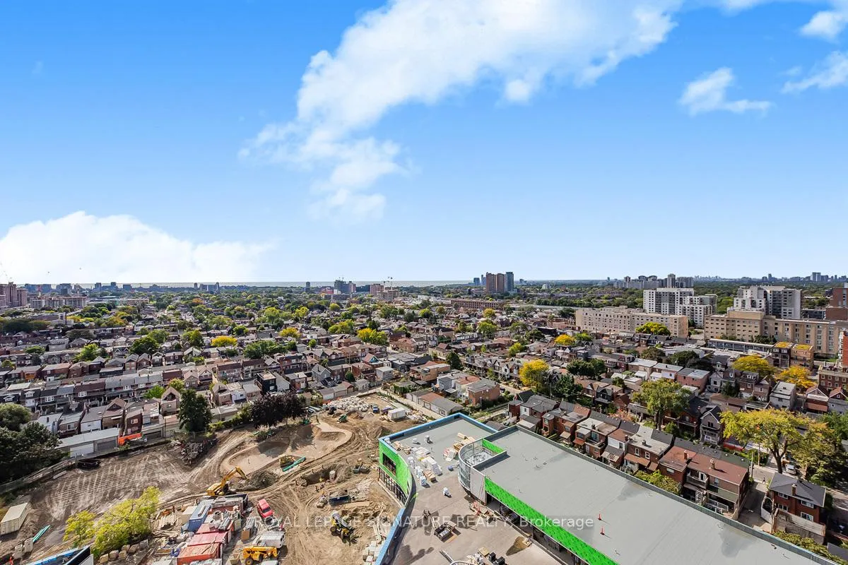 Photo 16 of Unit 1603, 10 Graphophone Grove, Toronto, Dovercourt-Wallace Emerson-Junction — HOMEH