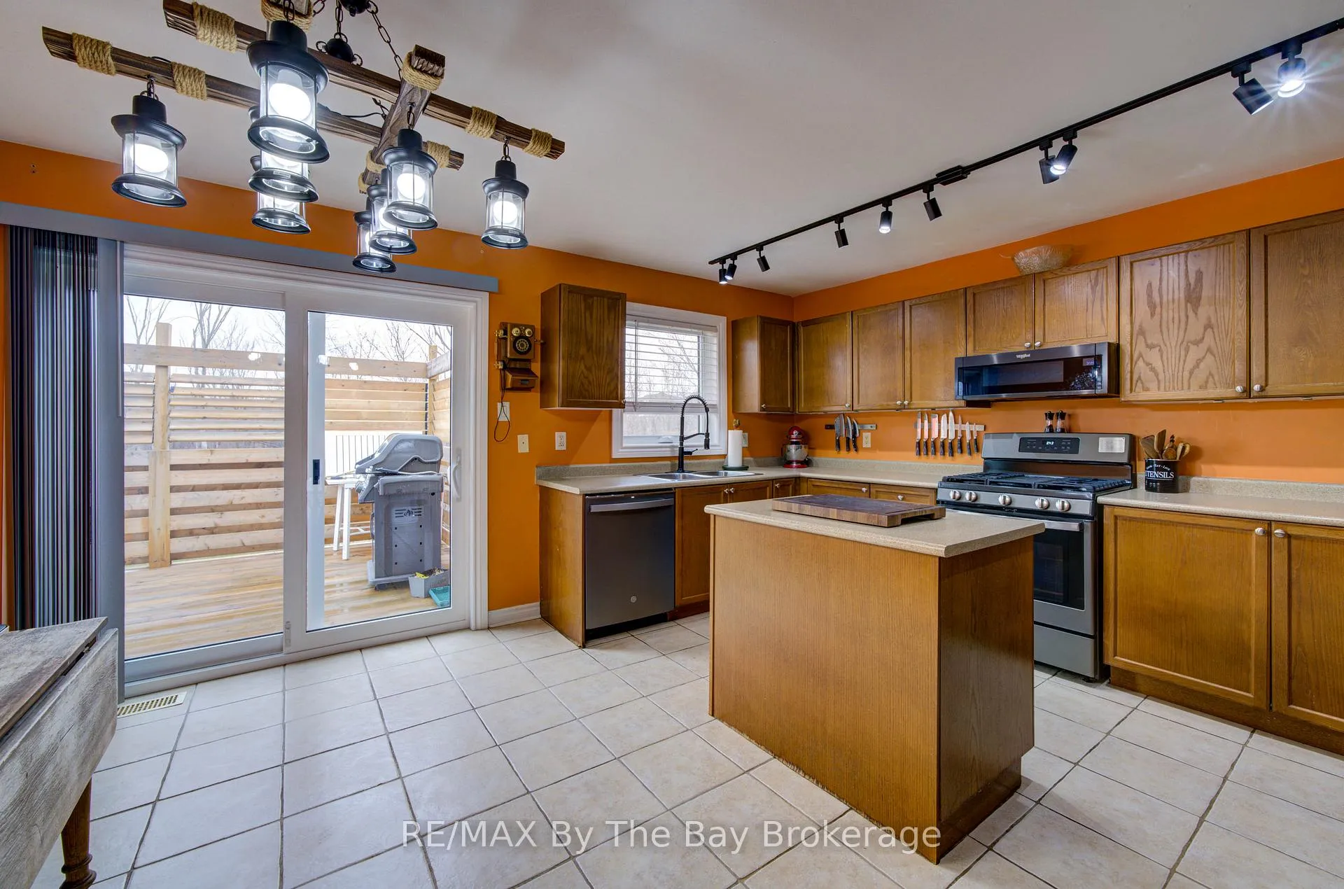 Photo 6 of 229 Atkinson Street, Clearview, Stayner — HOMEH