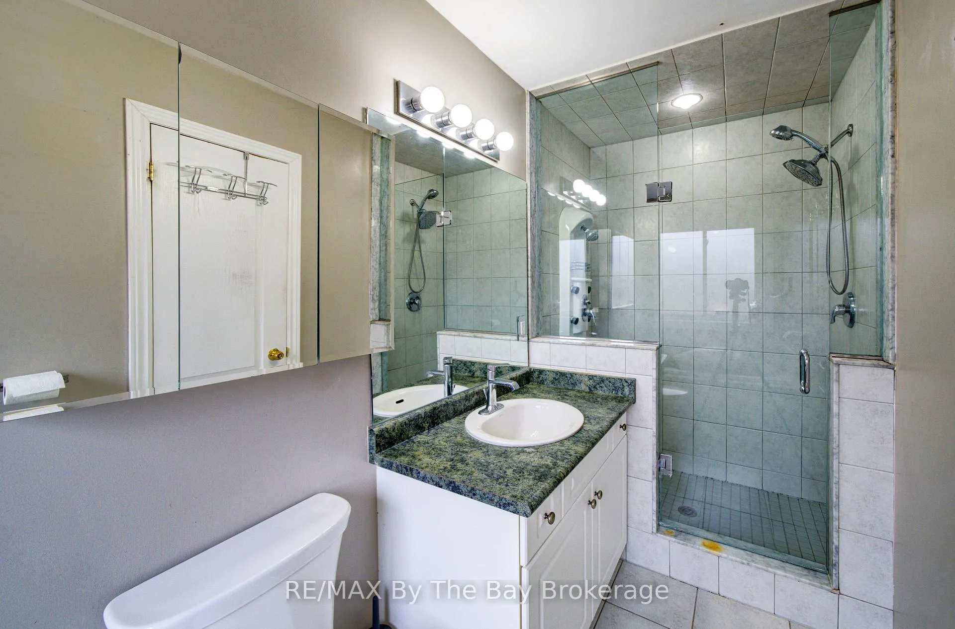 Photo 11 of 229 Atkinson Street, Clearview, Stayner — HOMEH
