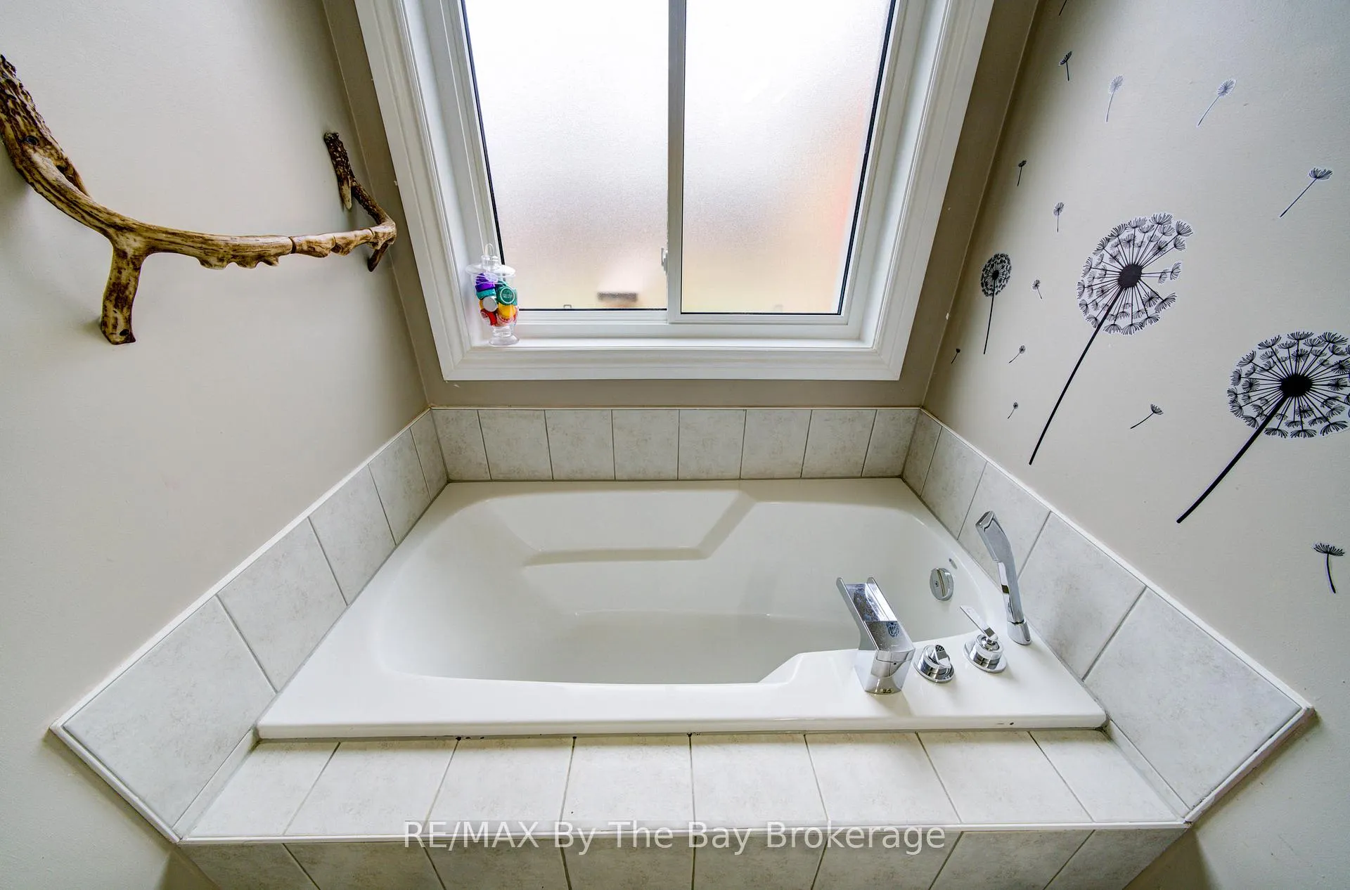 Photo 12 of 229 Atkinson Street, Clearview, Stayner — HOMEH
