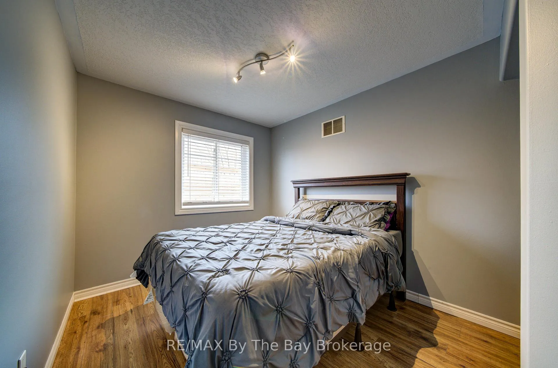 Photo 13 of 229 Atkinson Street, Clearview, Stayner — HOMEH