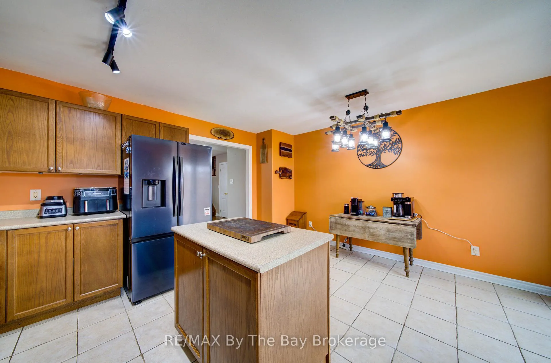 Photo 17 of 229 Atkinson Street, Clearview, Stayner — HOMEH