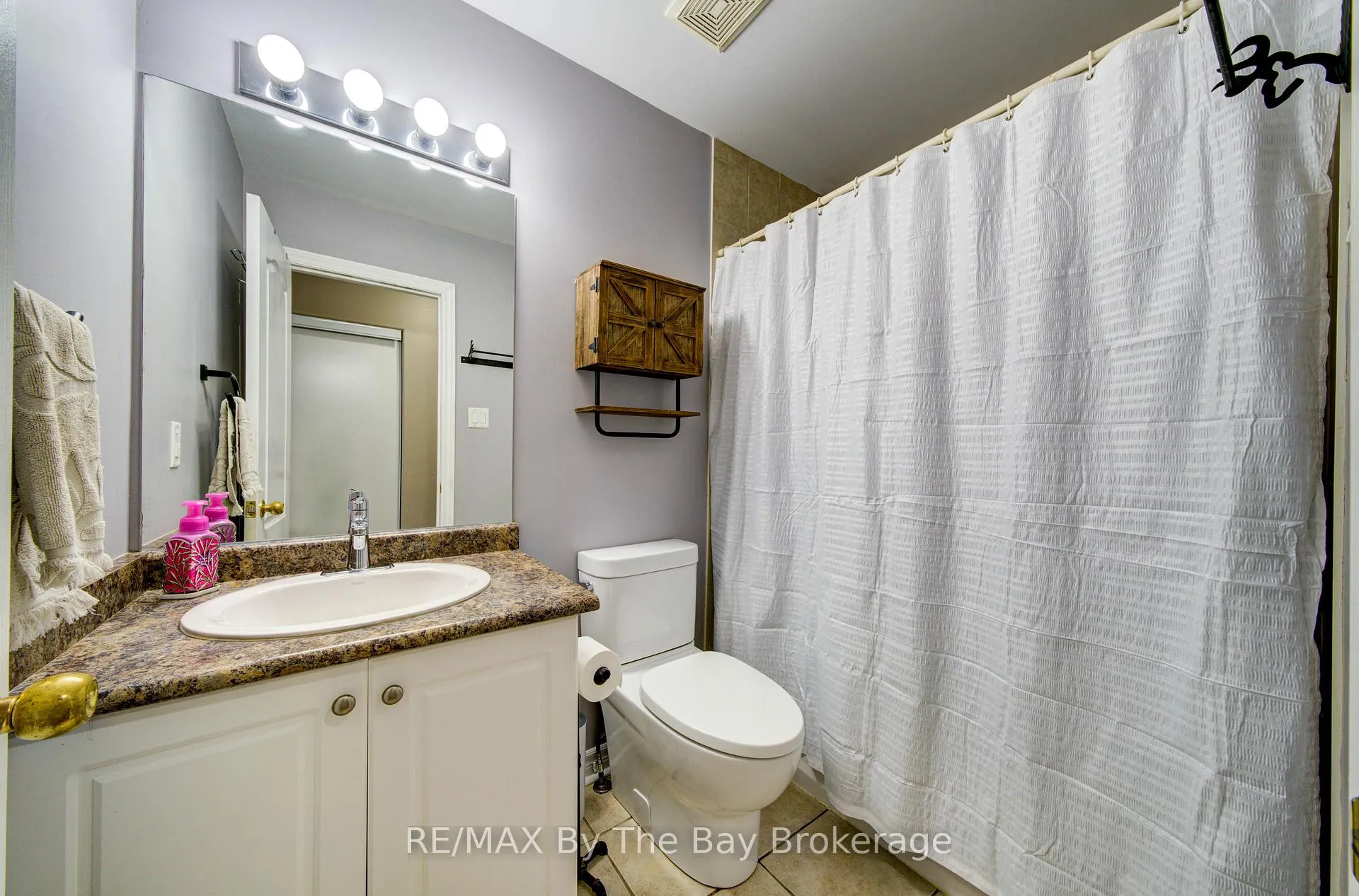 Photo 19 of 229 Atkinson Street, Clearview, Stayner — HOMEH