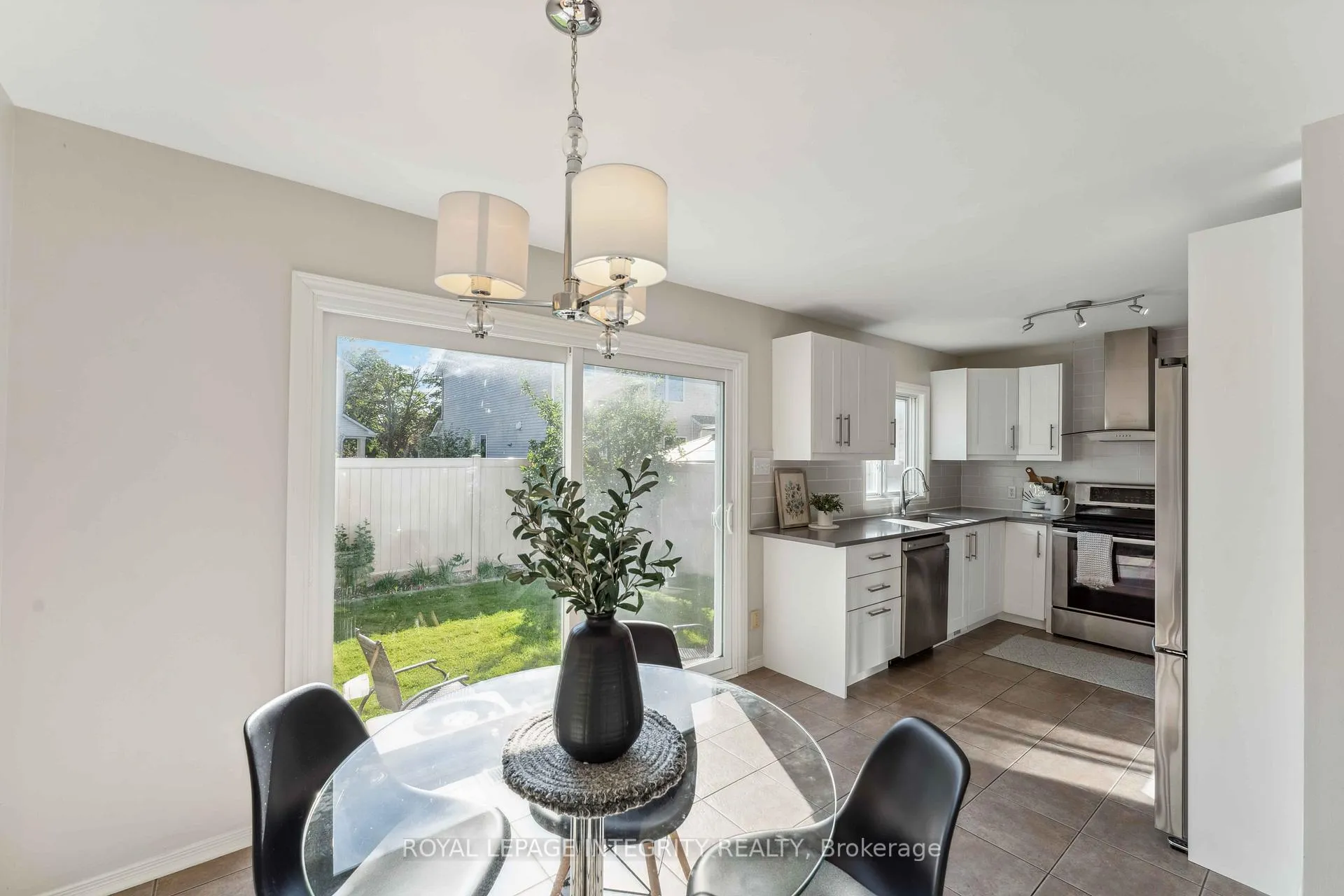 Photo 6 of 7 Windhurst Drive, Ottawa, Barrhaven East — HOMEH