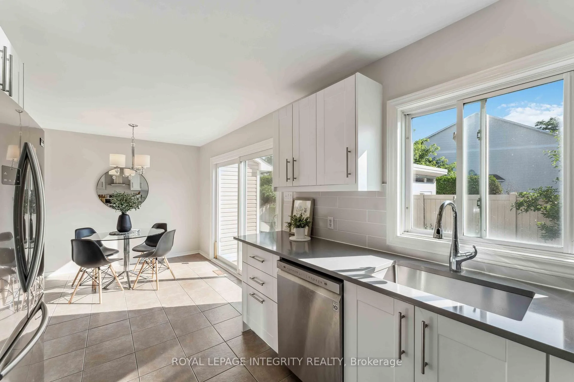Photo 9 of 7 Windhurst Drive, Ottawa, Barrhaven East — HOMEH