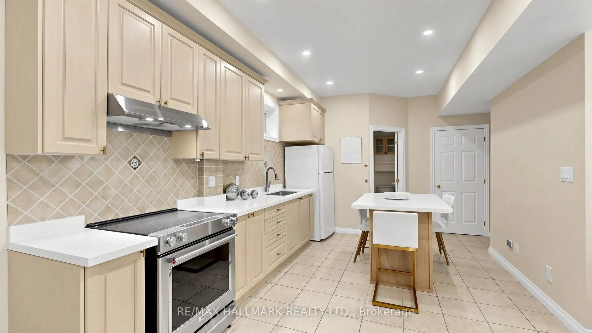Photo 37 of 77 Cooperage Crescent, Richmond Hill, Westbrook — HOMEH