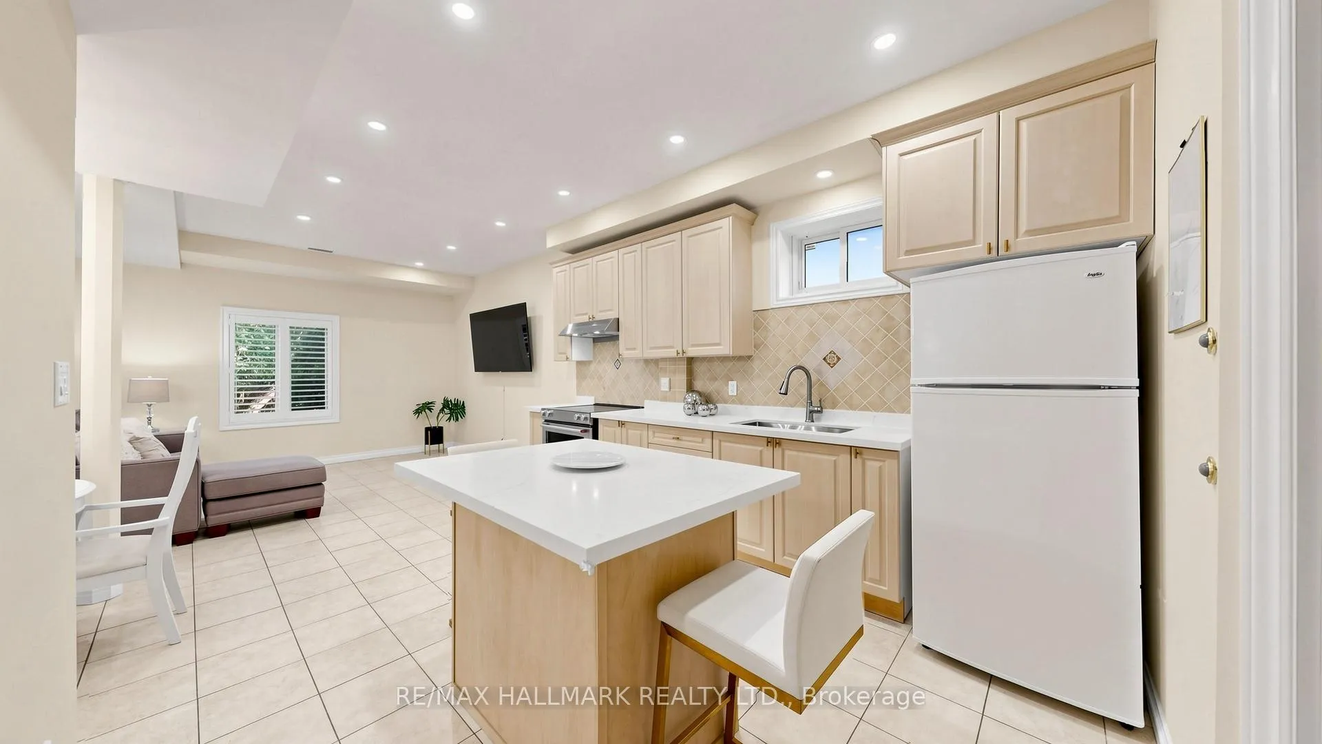 Photo 38 of 77 Cooperage Crescent, Richmond Hill, Westbrook — HOMEH
