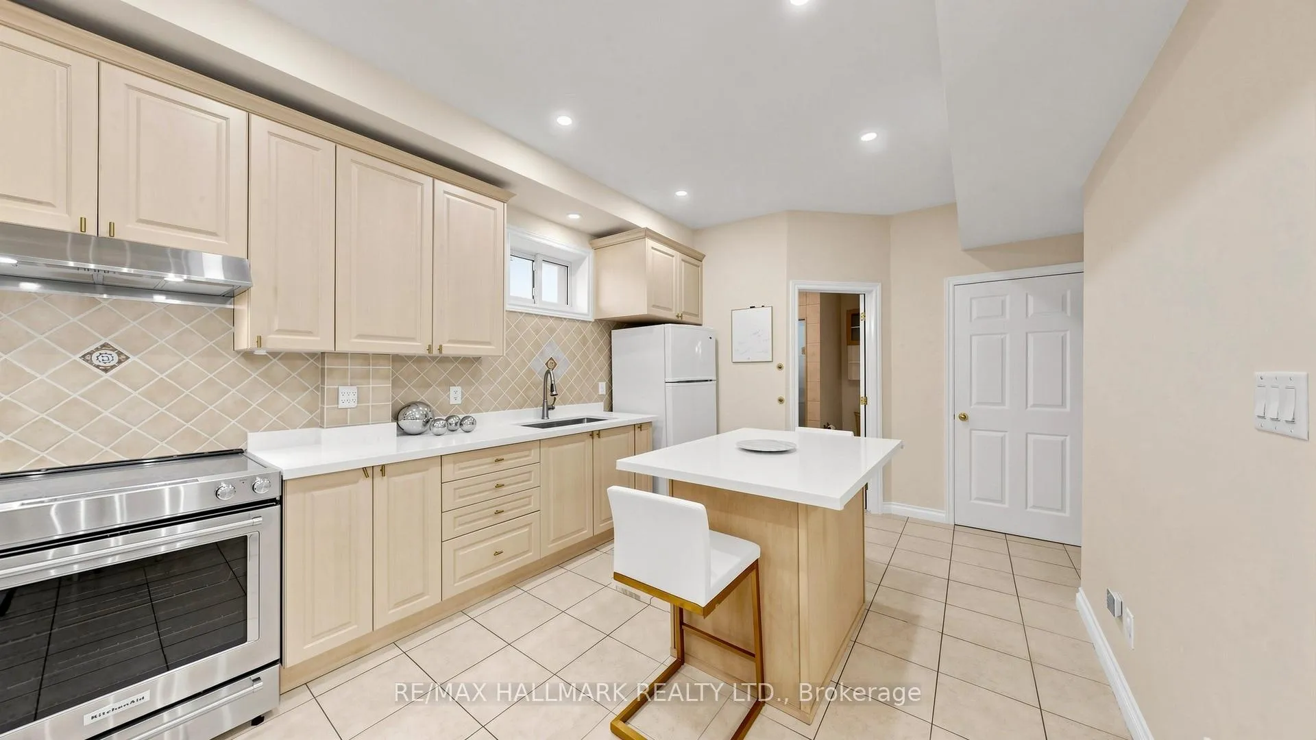 Photo 39 of 77 Cooperage Crescent, Richmond Hill, Westbrook — HOMEH