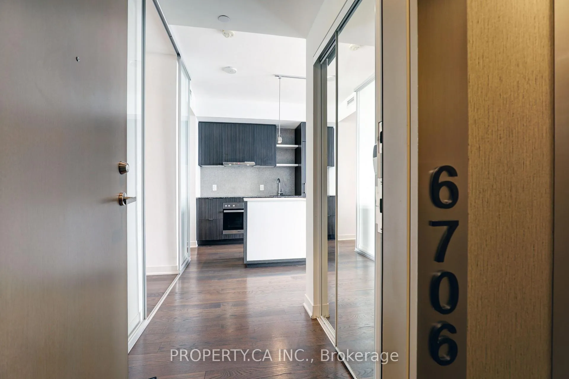 Photo 2 of Unit 6706, 88 Harbour Street, Toronto, Waterfront Communities — HOMEH