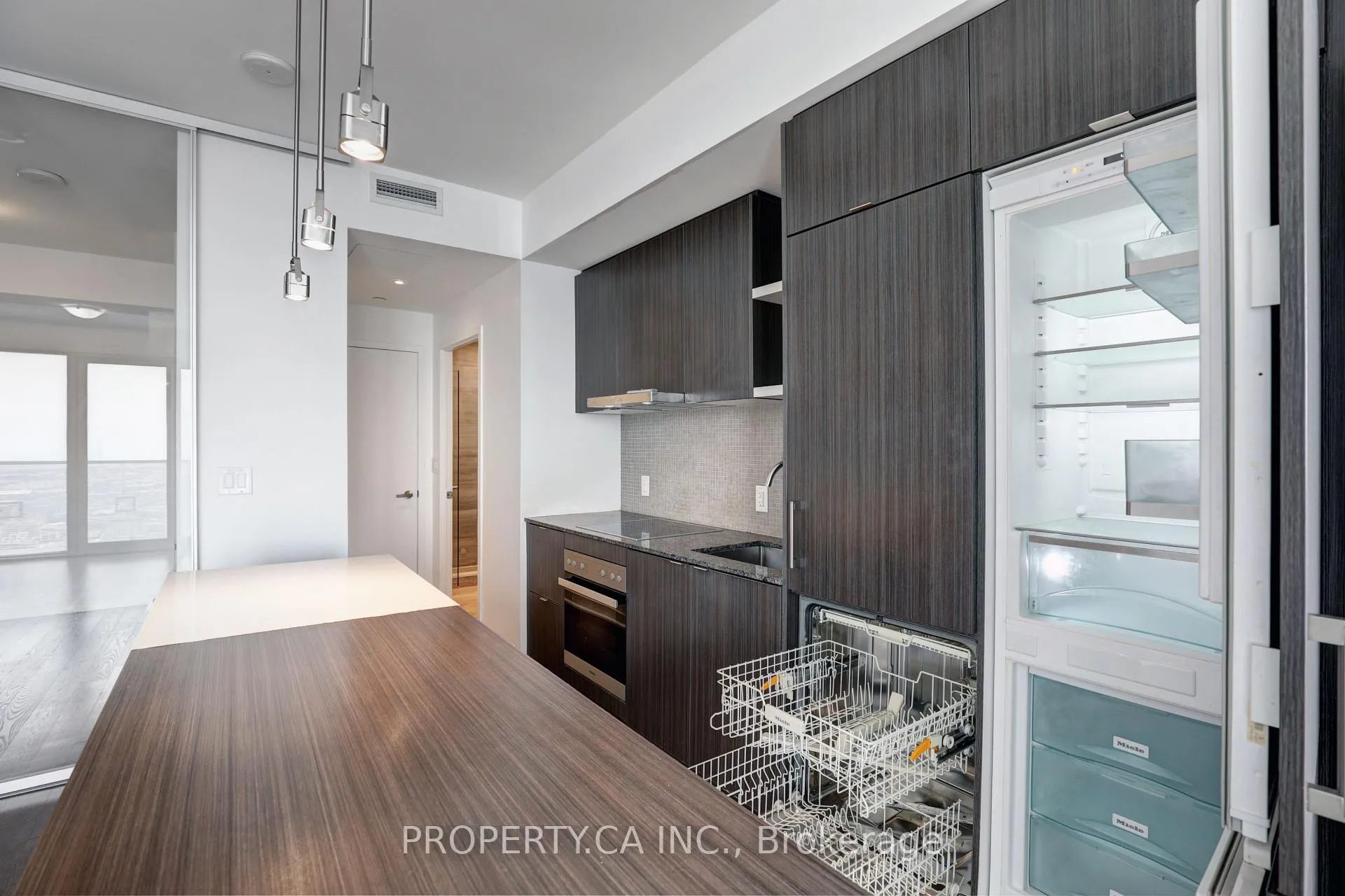 Photo 6 of Unit 6706, 88 Harbour Street, Toronto, Waterfront Communities — HOMEH