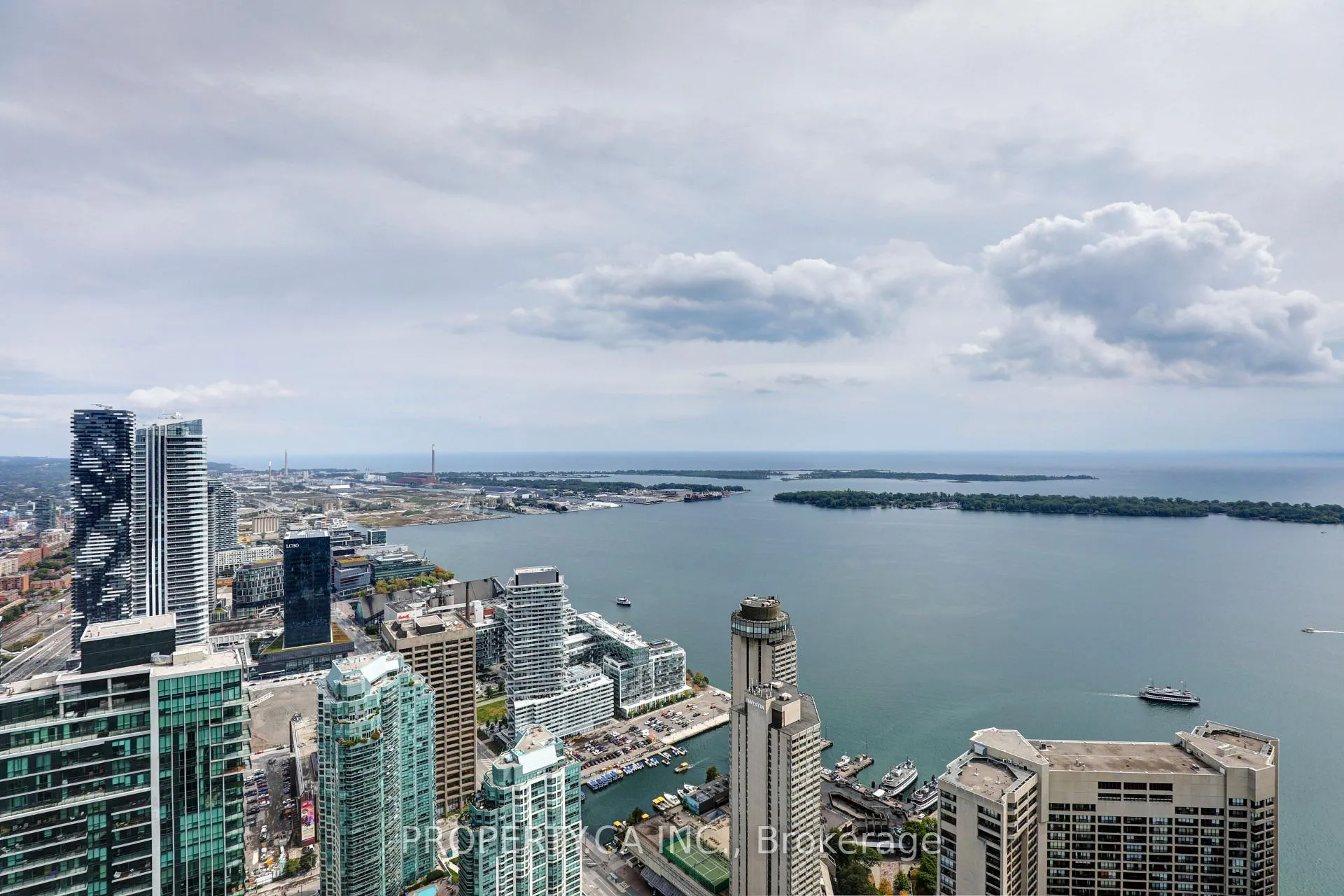 Photo 16 of Unit 6706, 88 Harbour Street, Toronto, Waterfront Communities — HOMEH