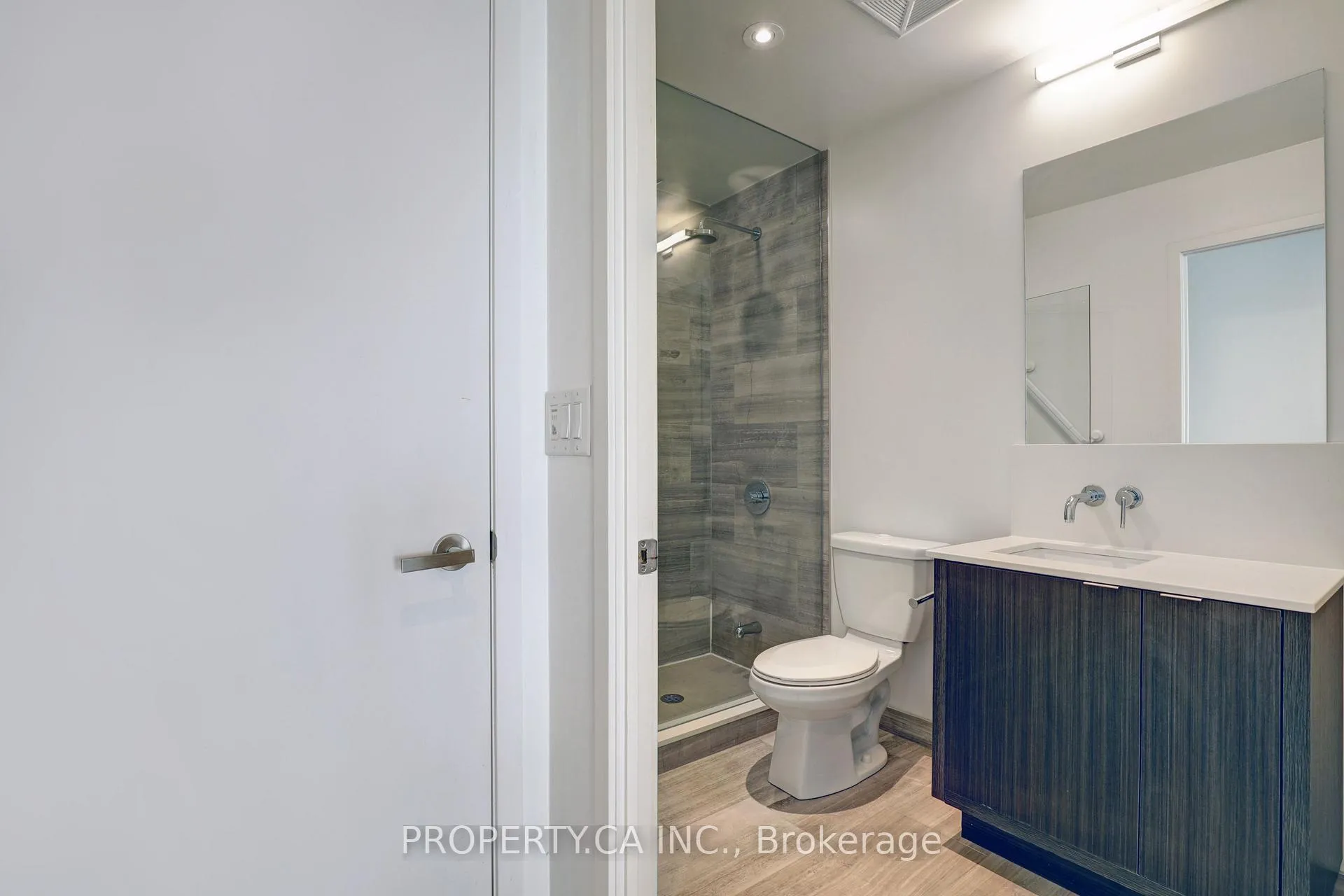 Photo 19 of Unit 6706, 88 Harbour Street, Toronto, Waterfront Communities — HOMEH