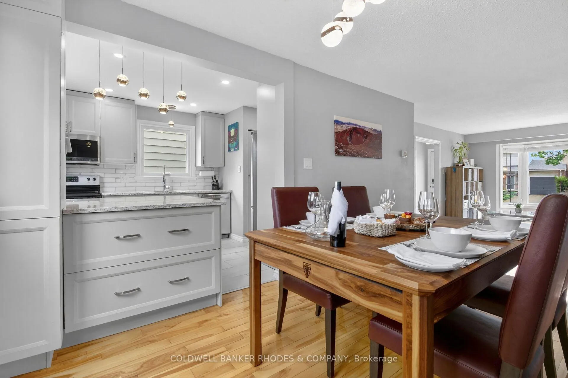 Photo 9 of 2439 Autumn Hill Crescent, Ottawa, Blackburn Hamlet (South) — HOMEH