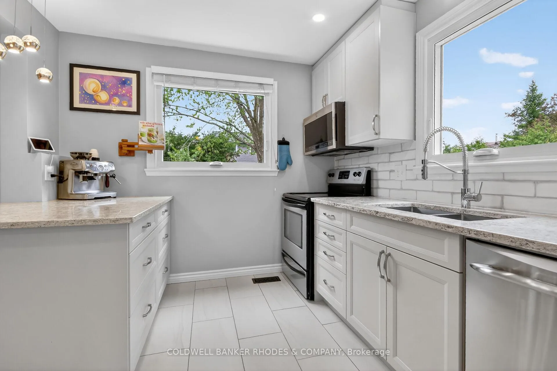 Photo 12 of 2439 Autumn Hill Crescent, Ottawa, Blackburn Hamlet (South) — HOMEH