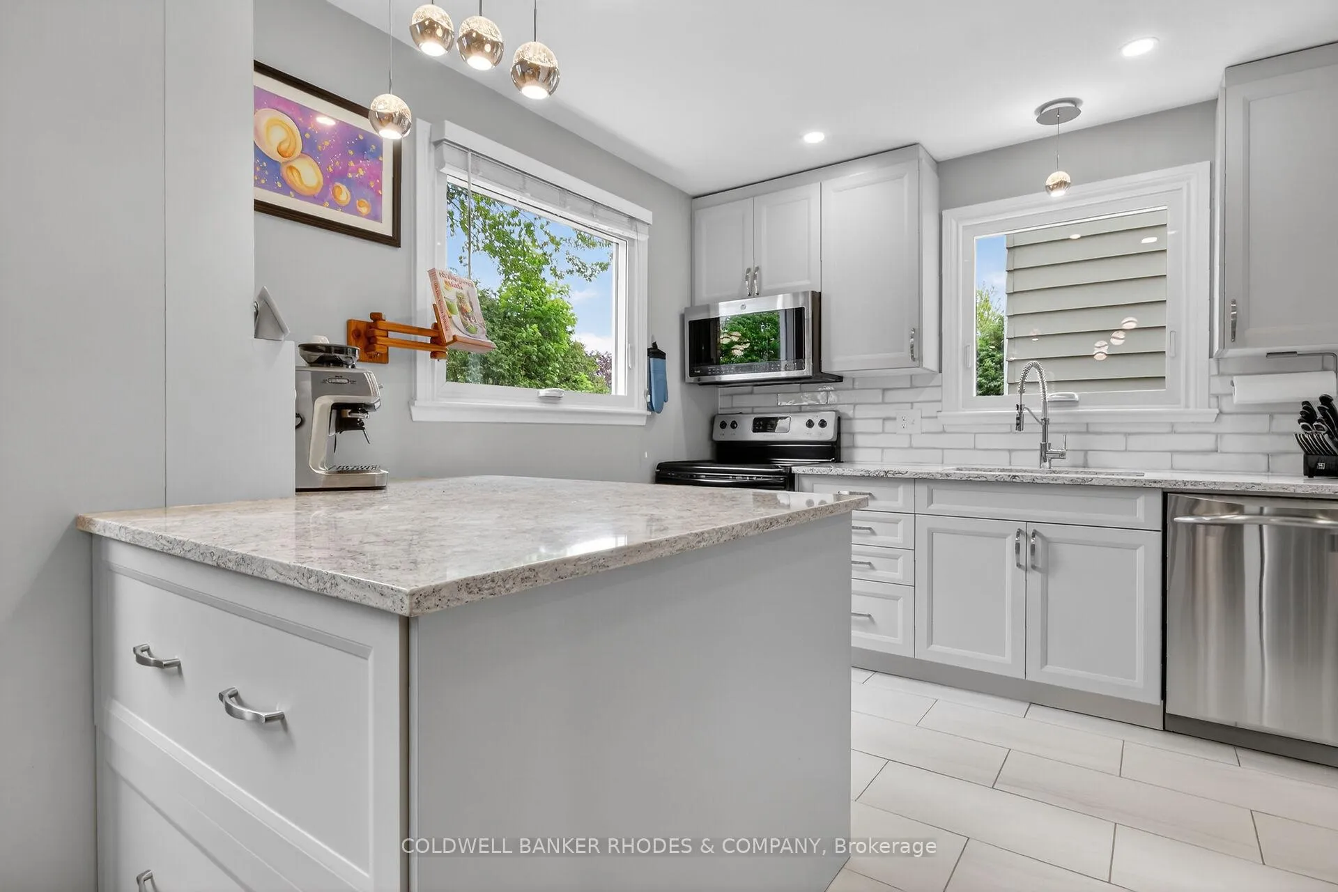 Photo 15 of 2439 Autumn Hill Crescent, Ottawa, Blackburn Hamlet (South) — HOMEH