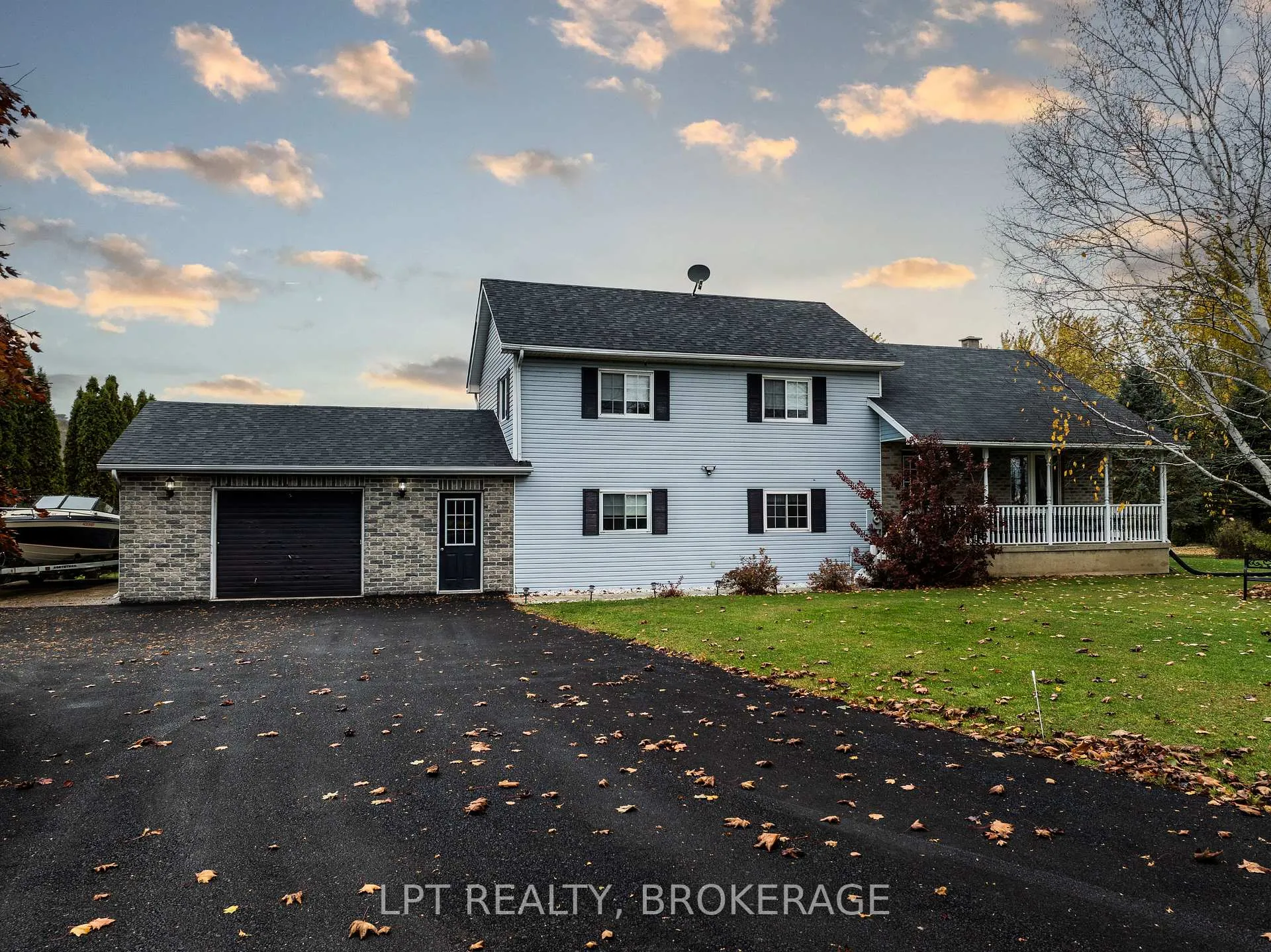 Photo 1 of 2202 Sands Road, Frontenac, Frontenac South — HOMEH