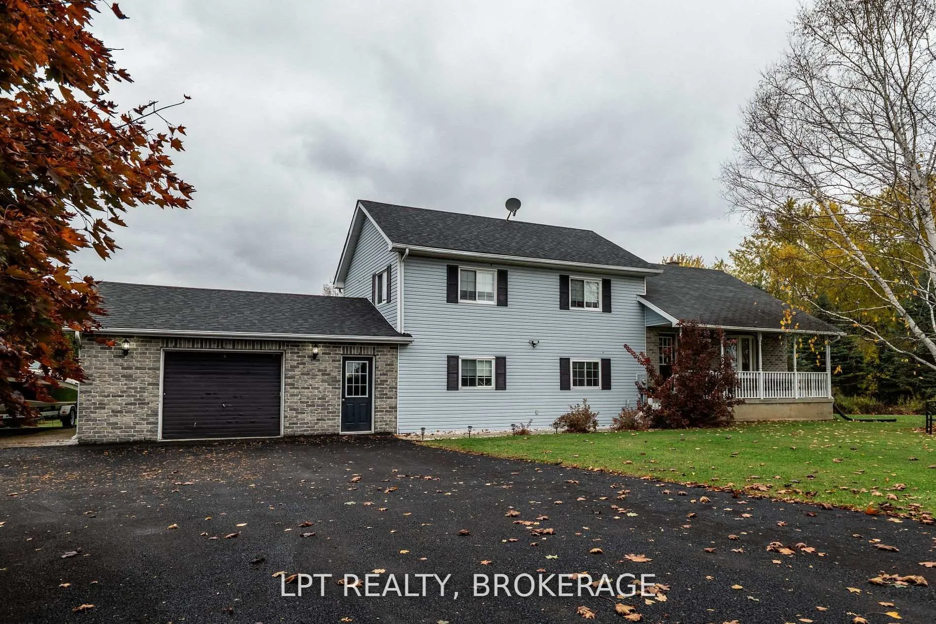 Photo 3 of 2202 Sands Road, Frontenac, Frontenac South — HOMEH