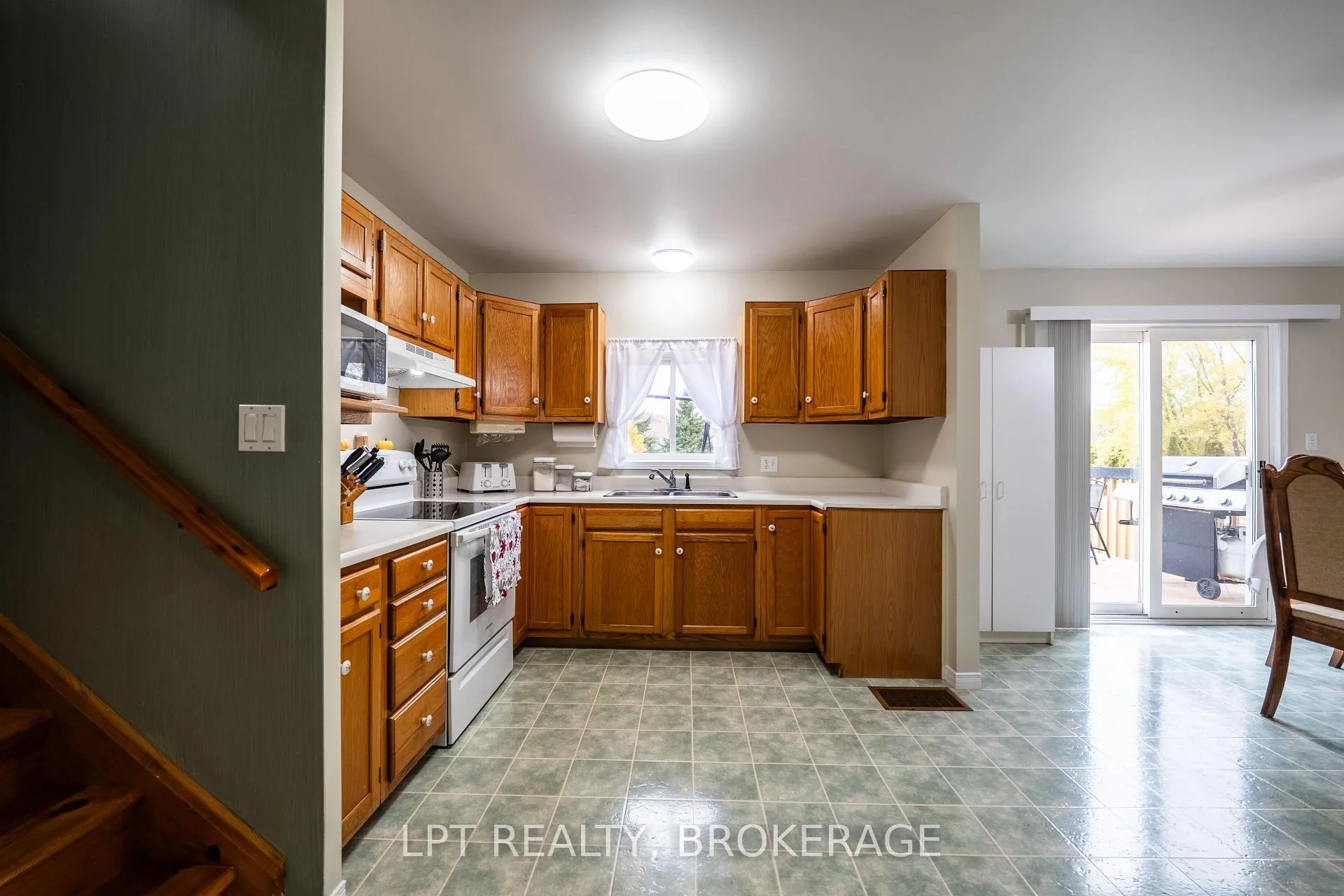 Photo 11 of 2202 Sands Road, Frontenac, Frontenac South — HOMEH