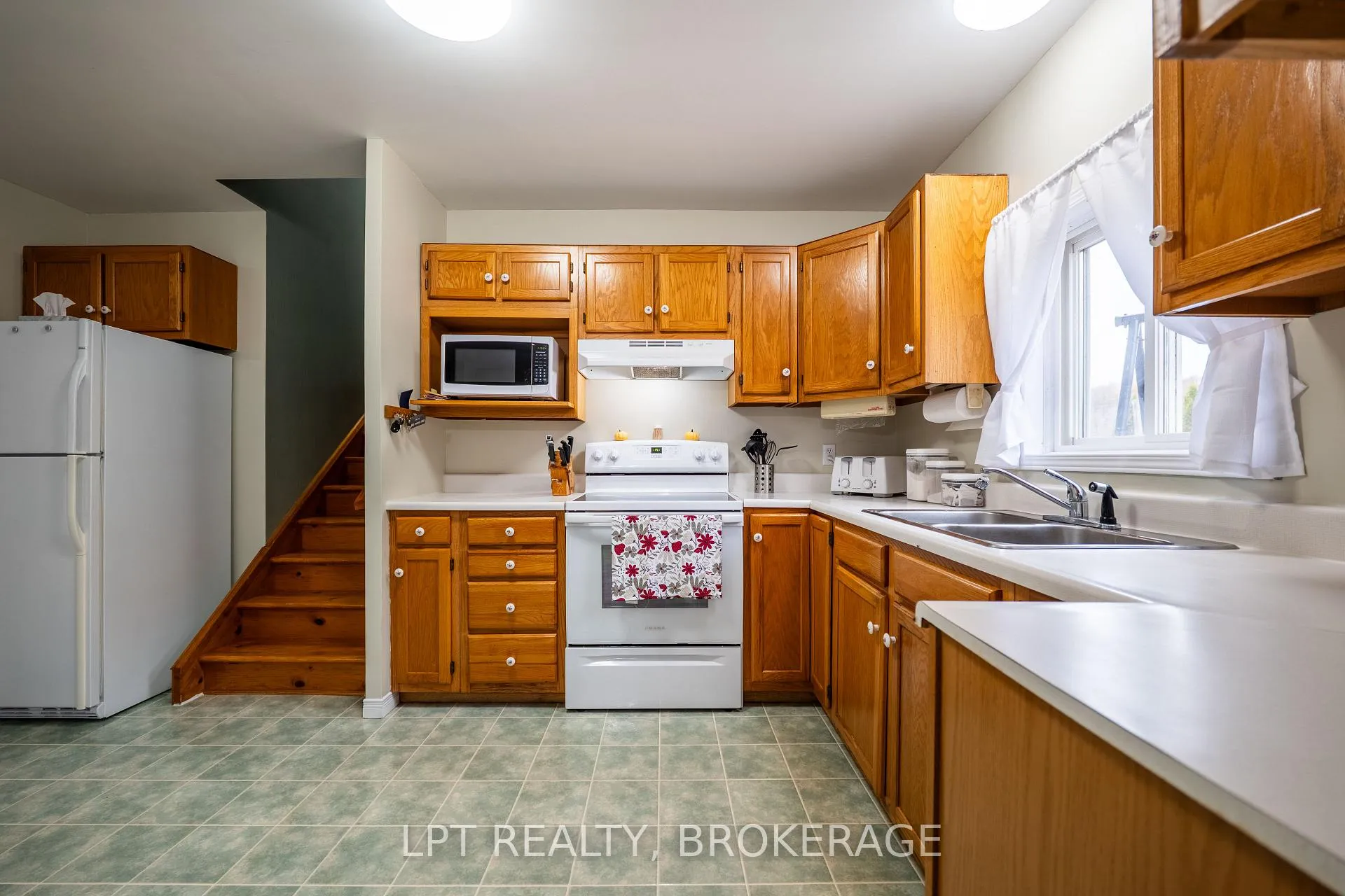Photo 13 of 2202 Sands Road, Frontenac, Frontenac South — HOMEH