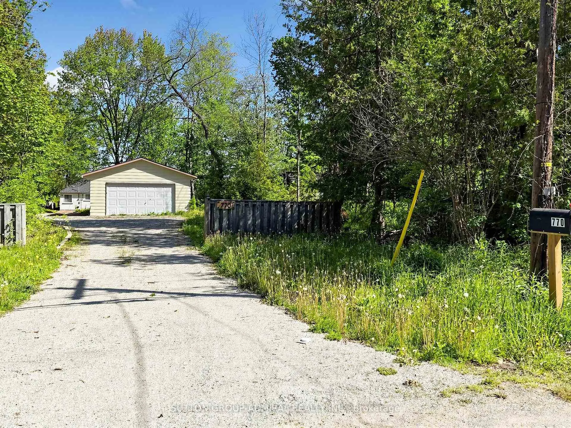 Photo 2 of 770 Cedarvale Drive, Innisfil, Rural Innisfil — HOMEH