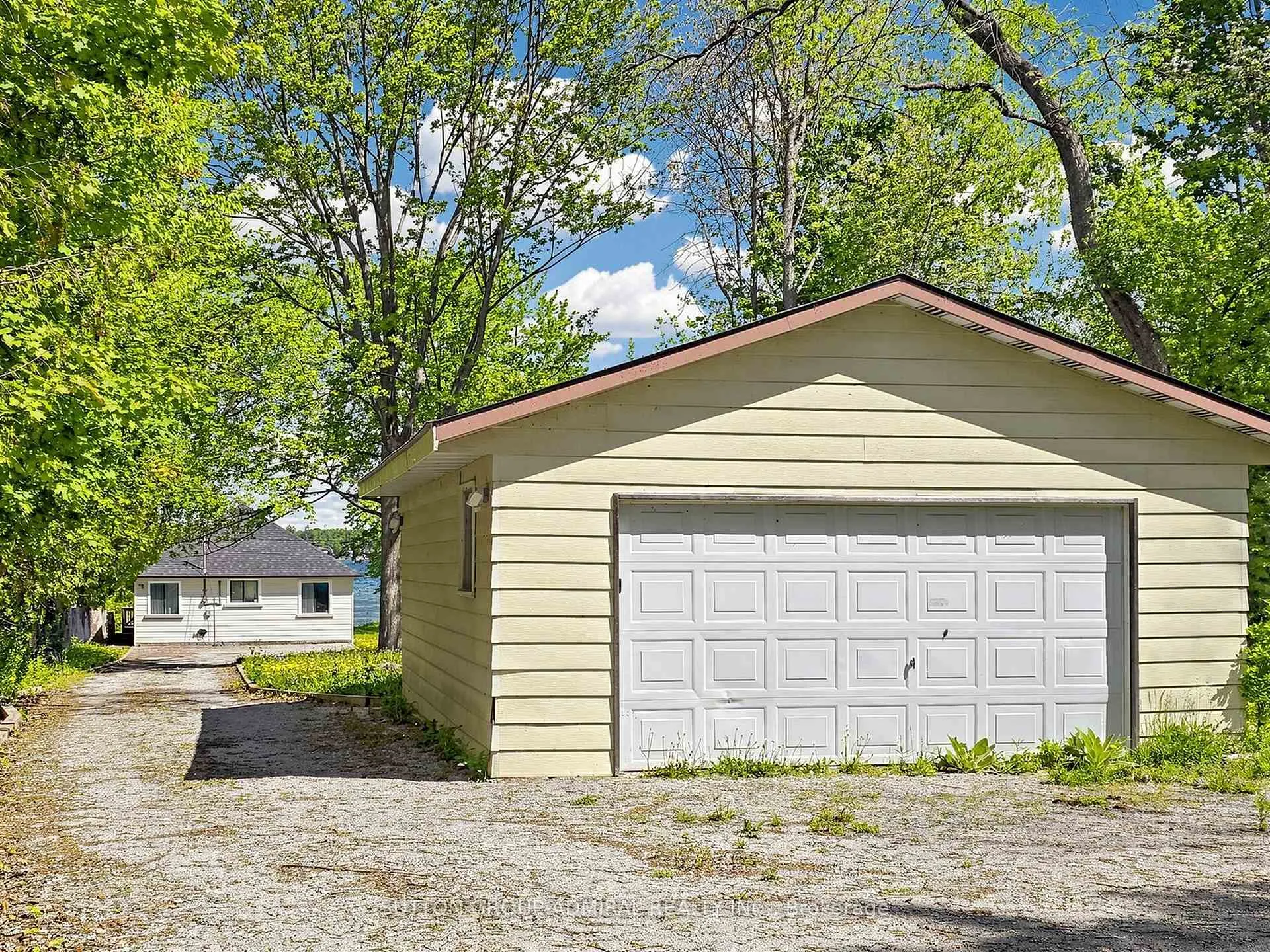 Photo 3 of 770 Cedarvale Drive, Innisfil, Rural Innisfil — HOMEH