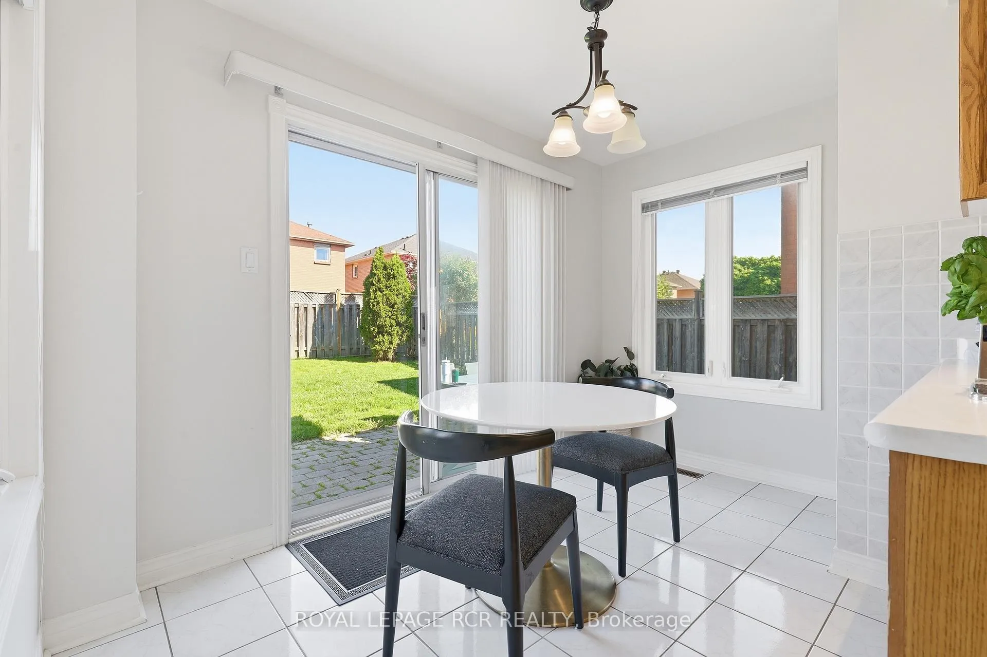 Photo 5 of 50 Whitbread Avenue, Caledon, Bolton East — HOMEH