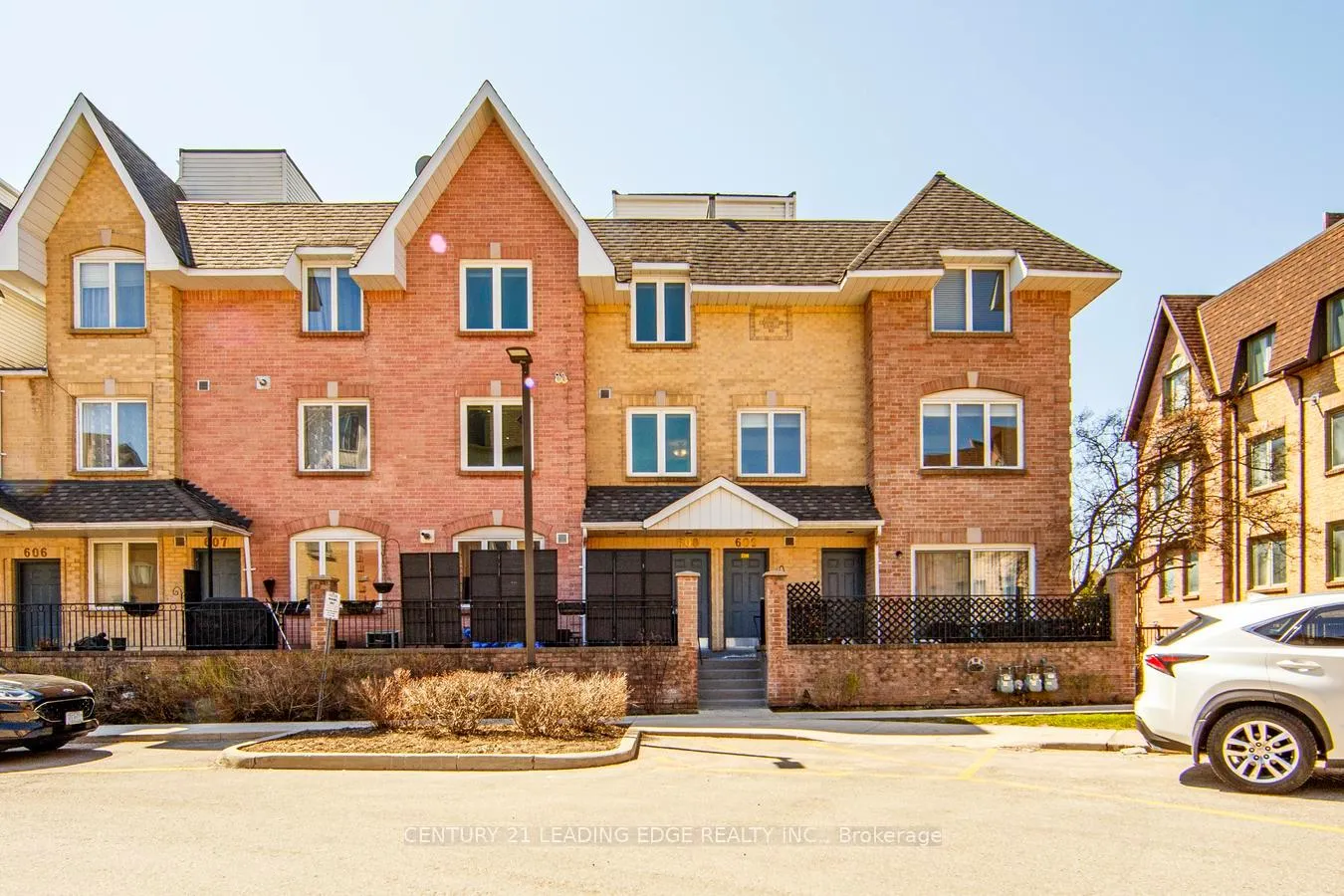 Photo 1 of Unit 608, 75 Weldrick Road E, Richmond Hill, Observatory — HOMEH