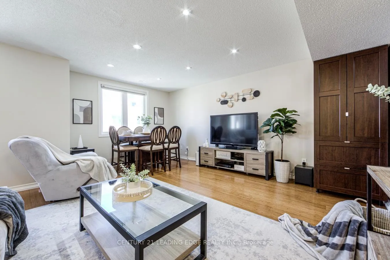 Photo 7 of Unit 608, 75 Weldrick Road E, Richmond Hill, Observatory — HOMEH