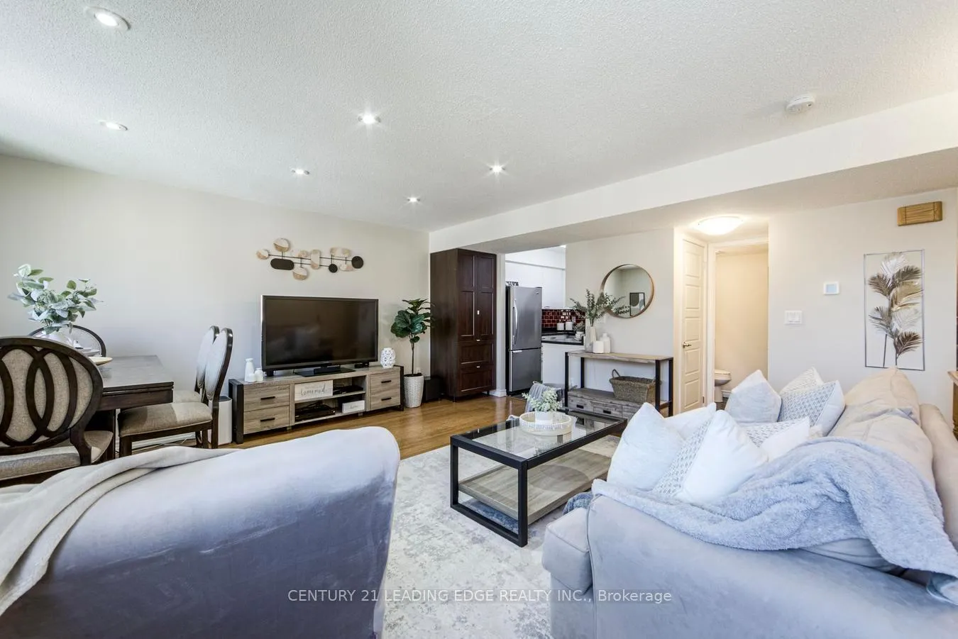 Photo 10 of Unit 608, 75 Weldrick Road E, Richmond Hill, Observatory — HOMEH