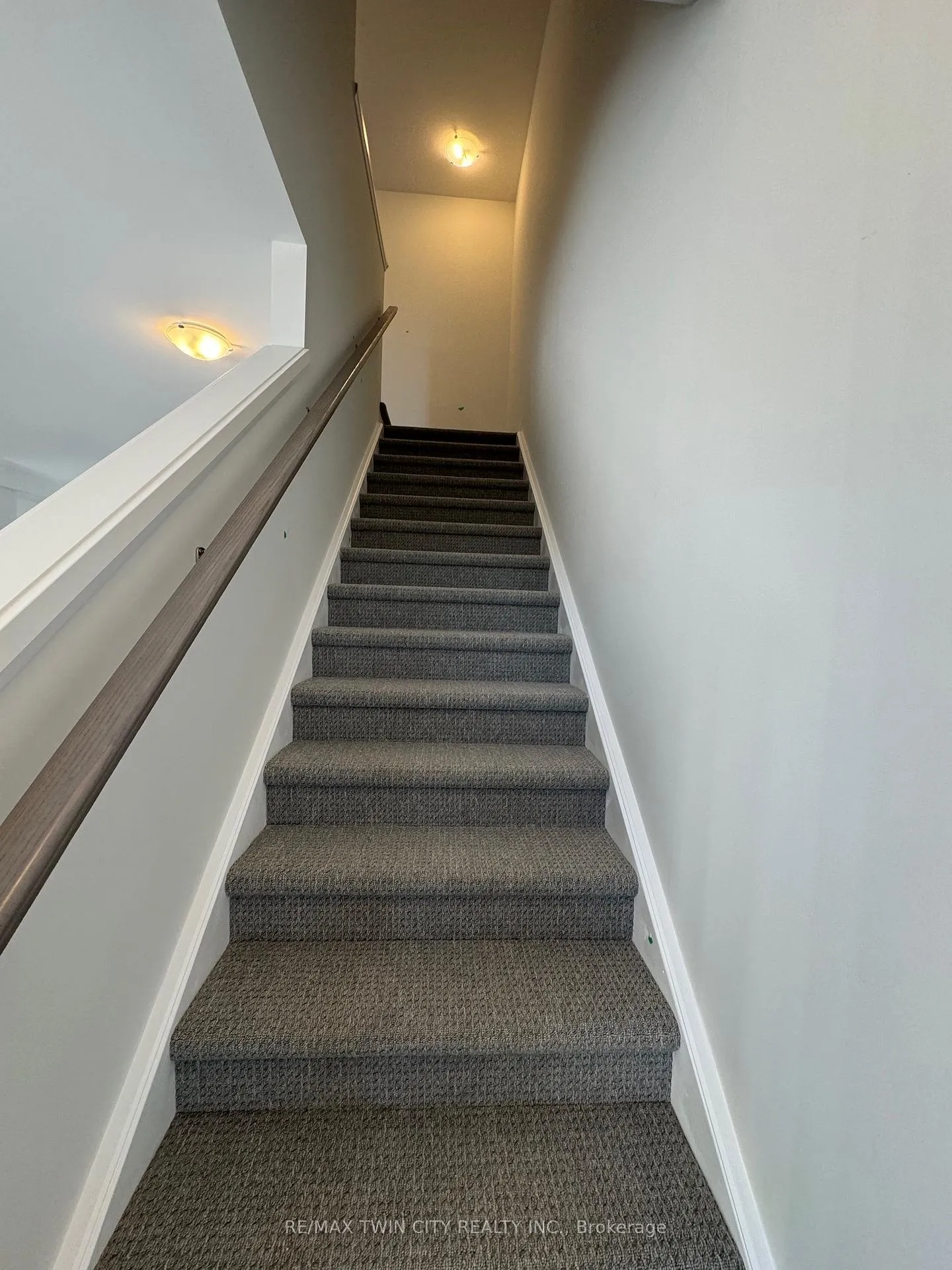 Photo 6 of Unit 26, 155 Equestrian Way, Cambridge, Preston Heights — HOMEH