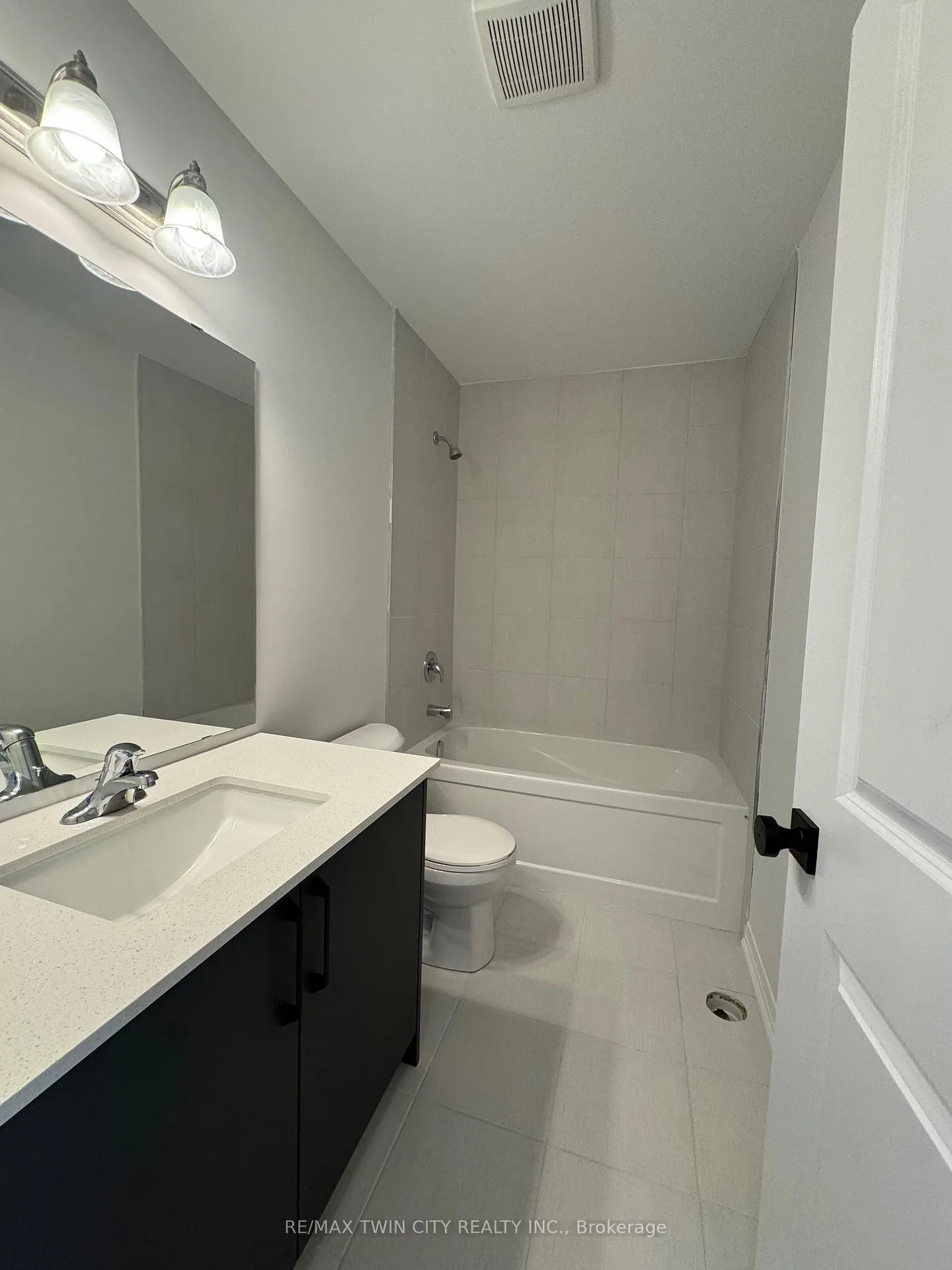 Photo 15 of Unit 26, 155 Equestrian Way, Cambridge, Preston Heights — HOMEH