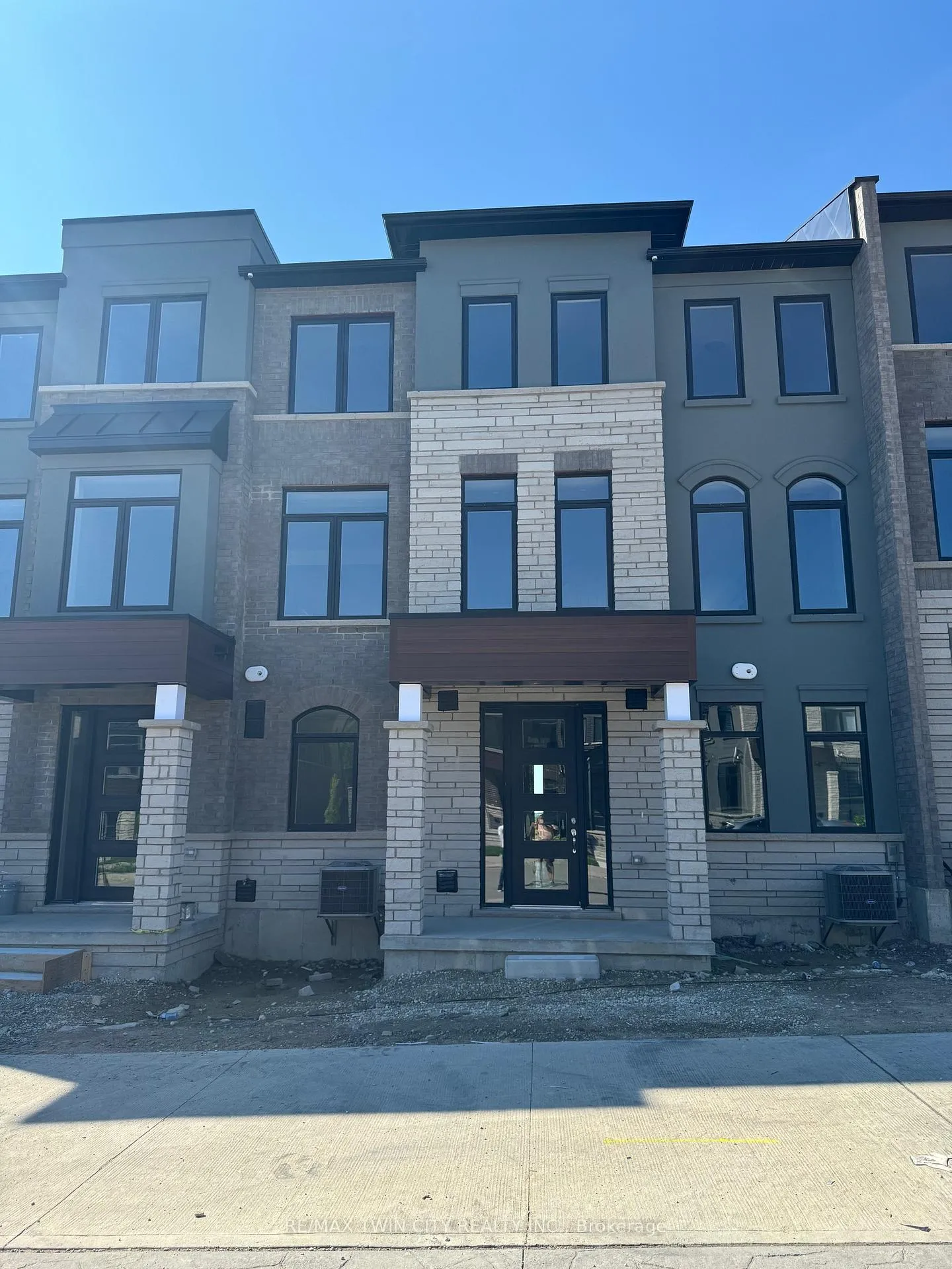 Photo 21 of Unit 26, 155 Equestrian Way, Cambridge, Preston Heights — HOMEH