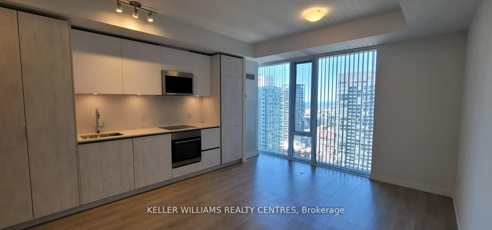 Photo 5 of Unit 2515, 8 Widmer Street, Toronto, Waterfront Communities — HOMEH