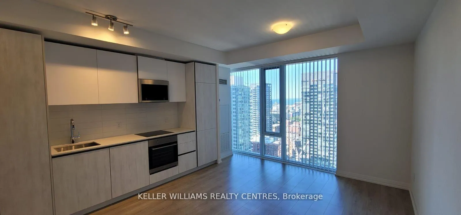Photo 6 of Unit 2515, 8 Widmer Street, Toronto, Waterfront Communities — HOMEH